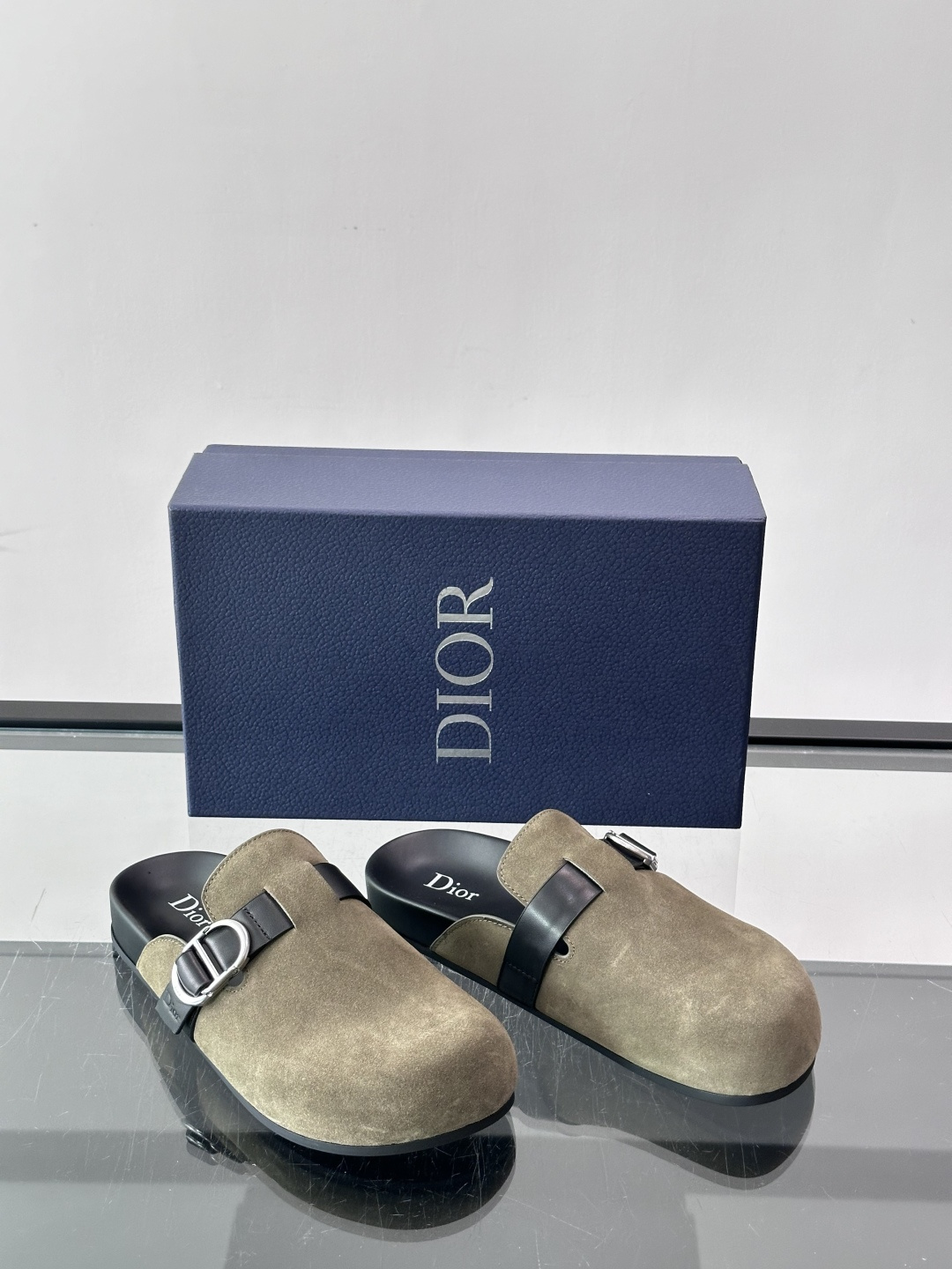 [Dior] 디올 아쿠아(Aqua) 스웨이드 뮬 / 슬라이드 슬리퍼 신발