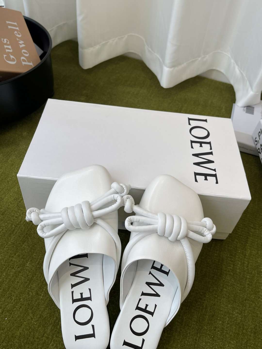 로에베(LOEWE) 매듭 스트랩 백리스 슬리퍼 신발