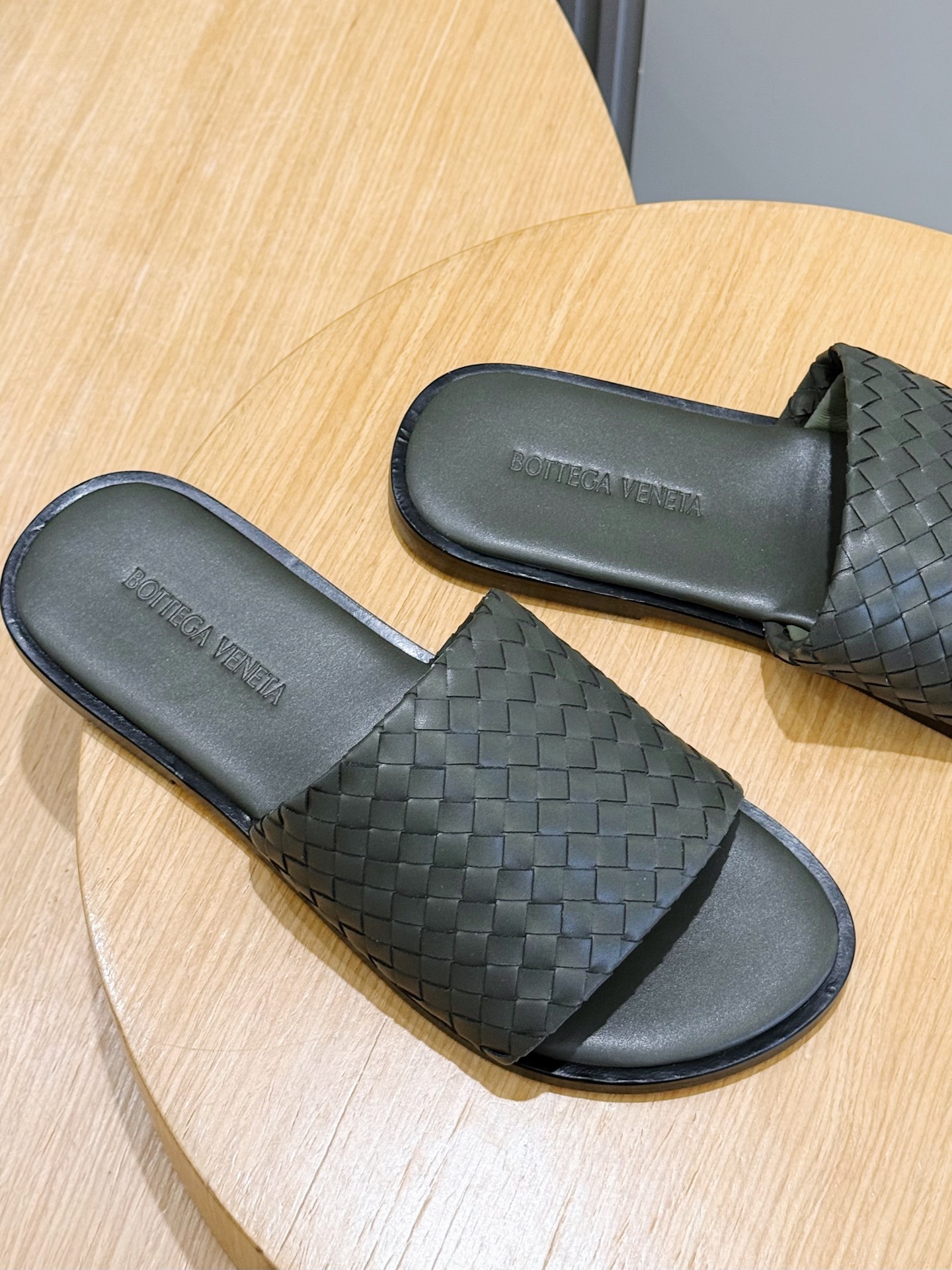 [Bottega Veneta] BV 보테가 베네타 맨즈 웨이브 Intrecciato 인트레치아토 레더 슬라이드 슬리퍼 신발