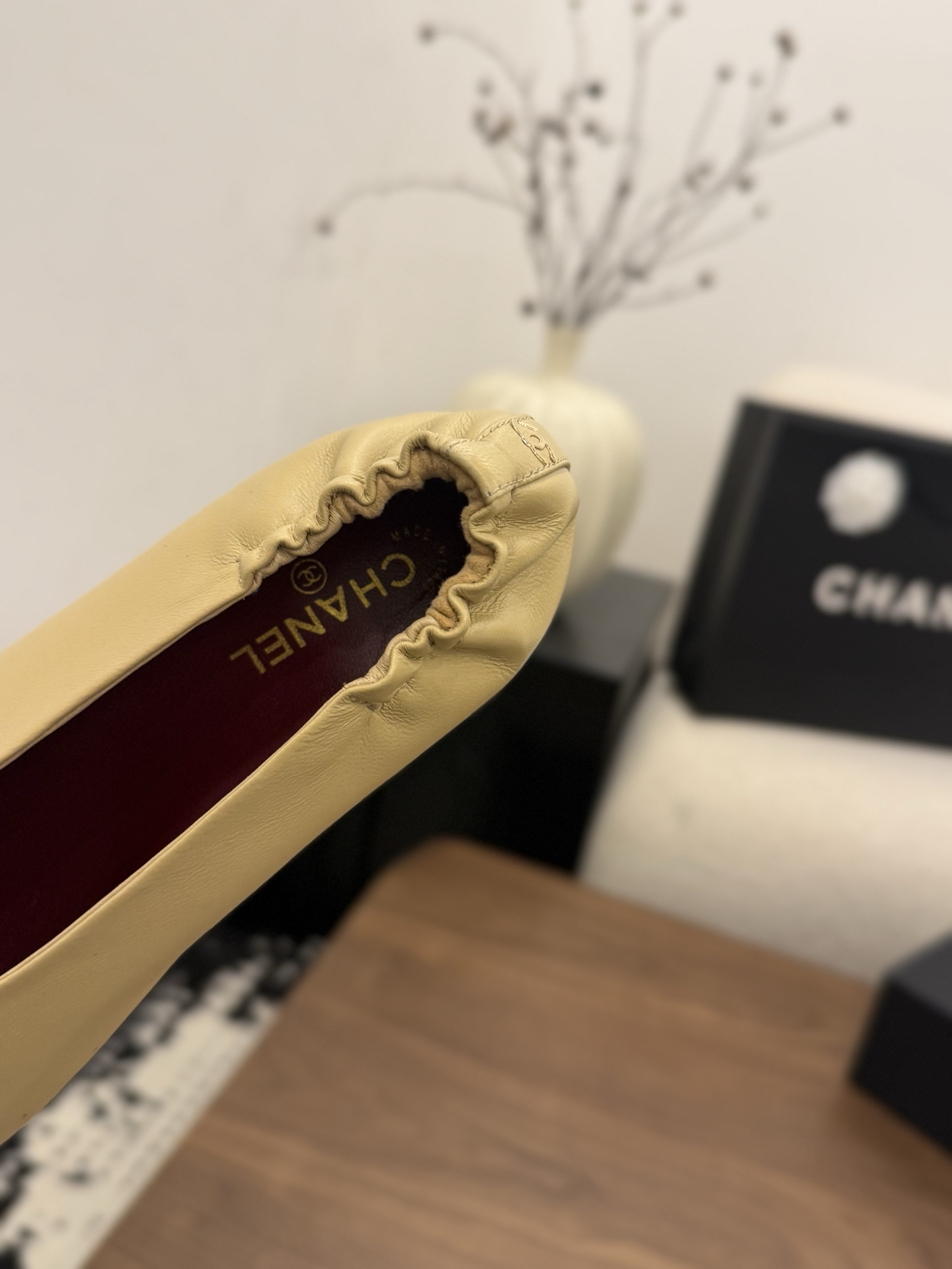 샤넬(CHANEL) 주름 디테일 스틸레토 펌프스 신발