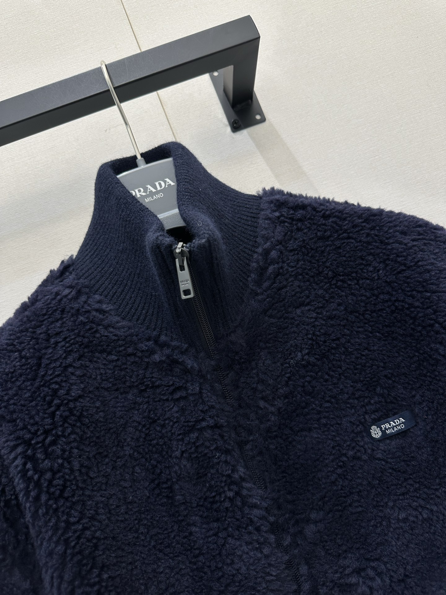 프라다(PRADA) 시어링 울 집업 재킷 상의 의류