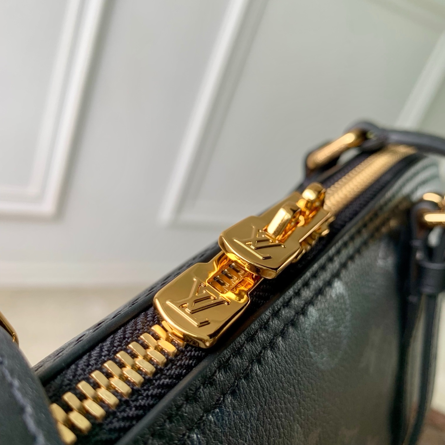 Louis Vuitton Squire East-West LV 루이비통 숄더백 가방