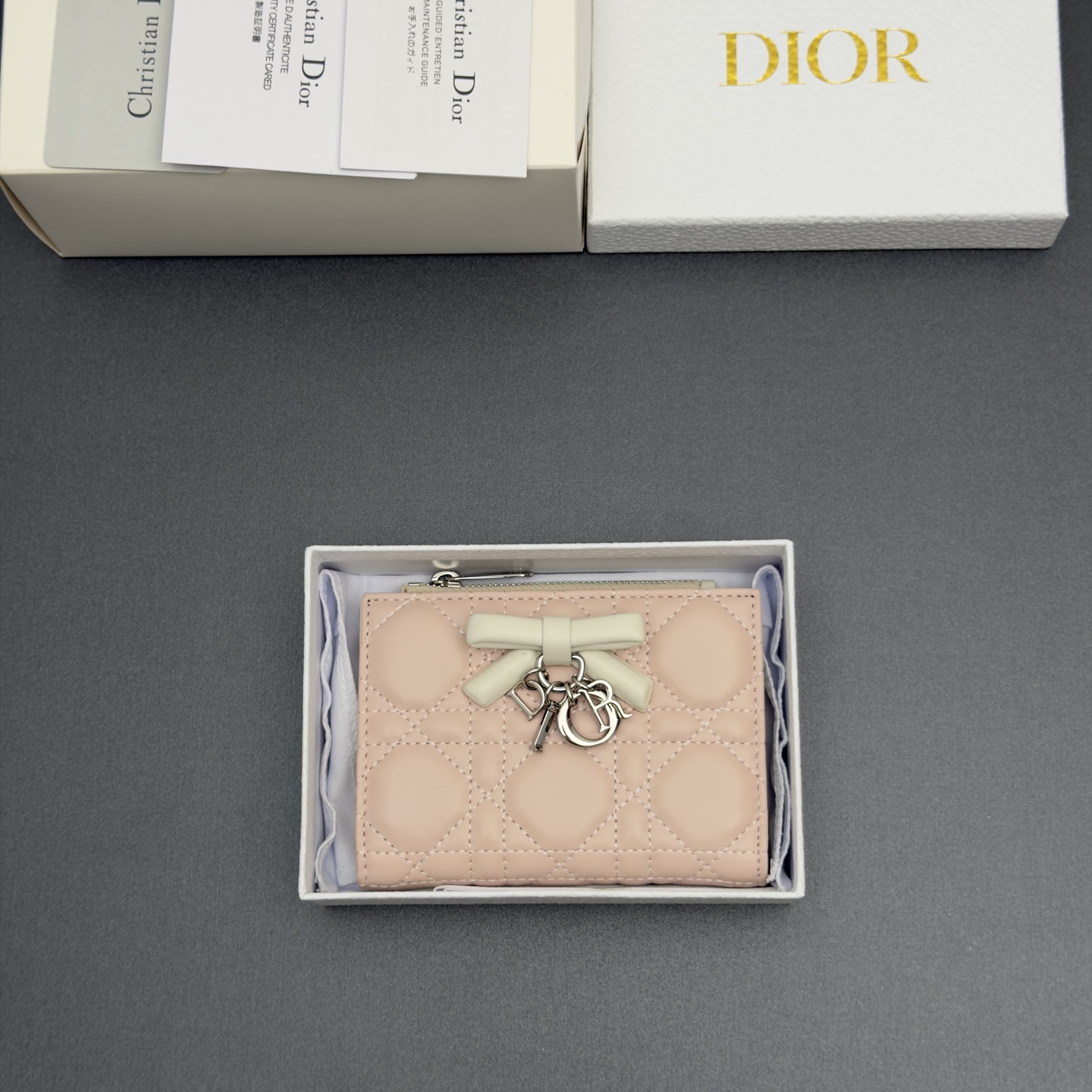 [Dior] 디올 Lady Dahlia 레이디 달리아 울트라 까나쥬 램스킨 미니 지갑 / S2605