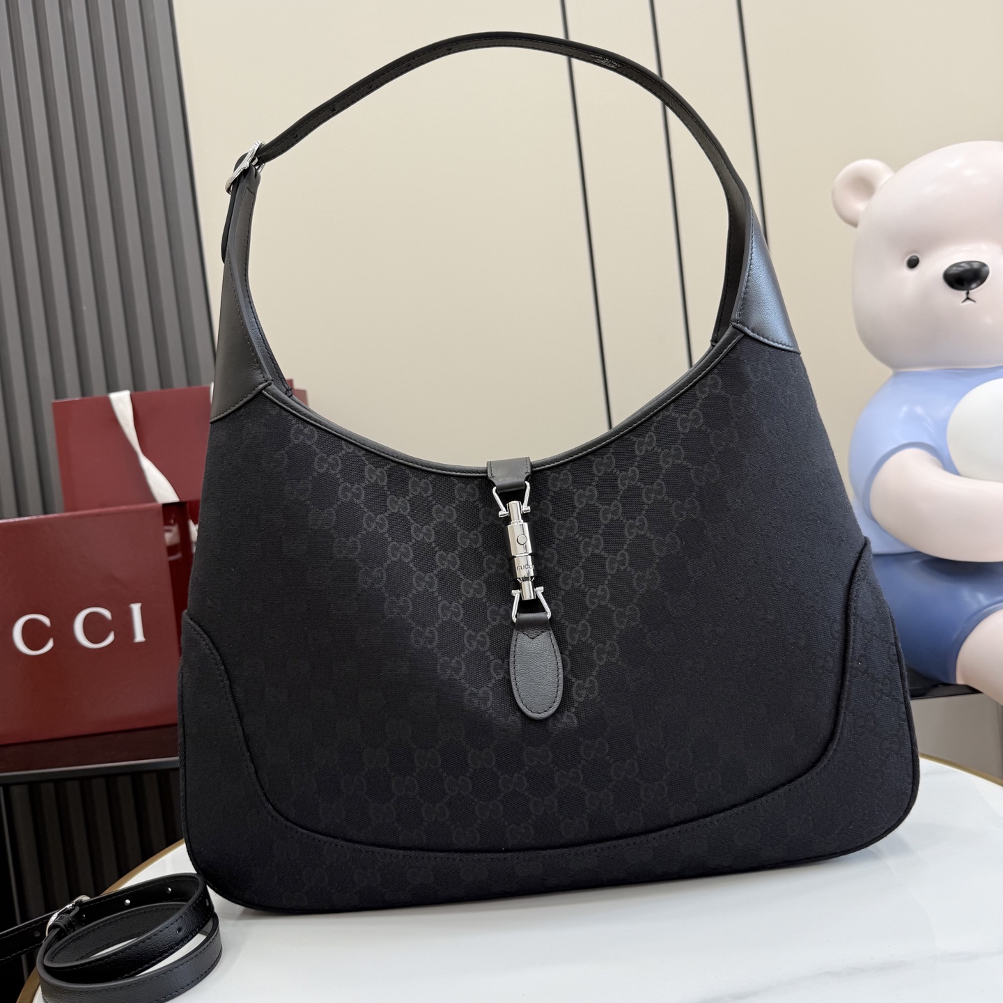 GUCCI 구찌 2026SS 재키 1961(Jackie 1961) 캔버스 숄더백 - 블랙 가방