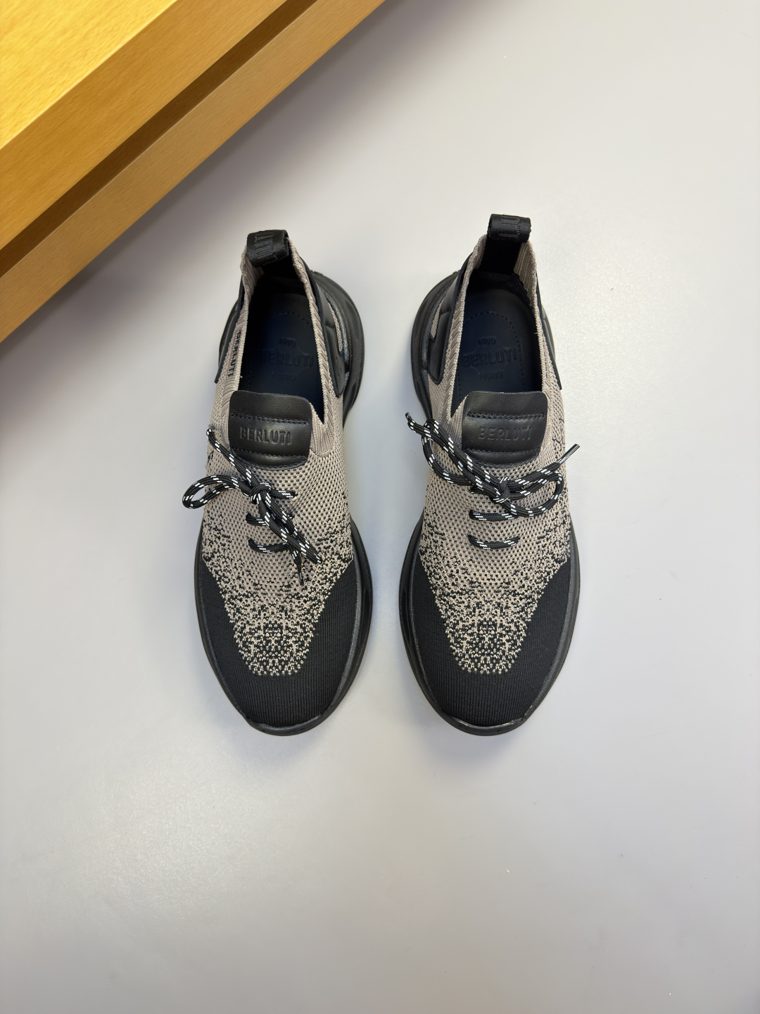 Berluti 벨루티 왁스 카프스킨 & 니트 스니커즈 신발