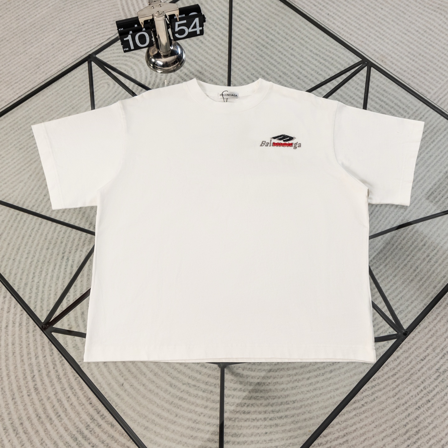 발렌시아가(BALENCIAGA) 레터링 자수 반팔 티셔츠 의류