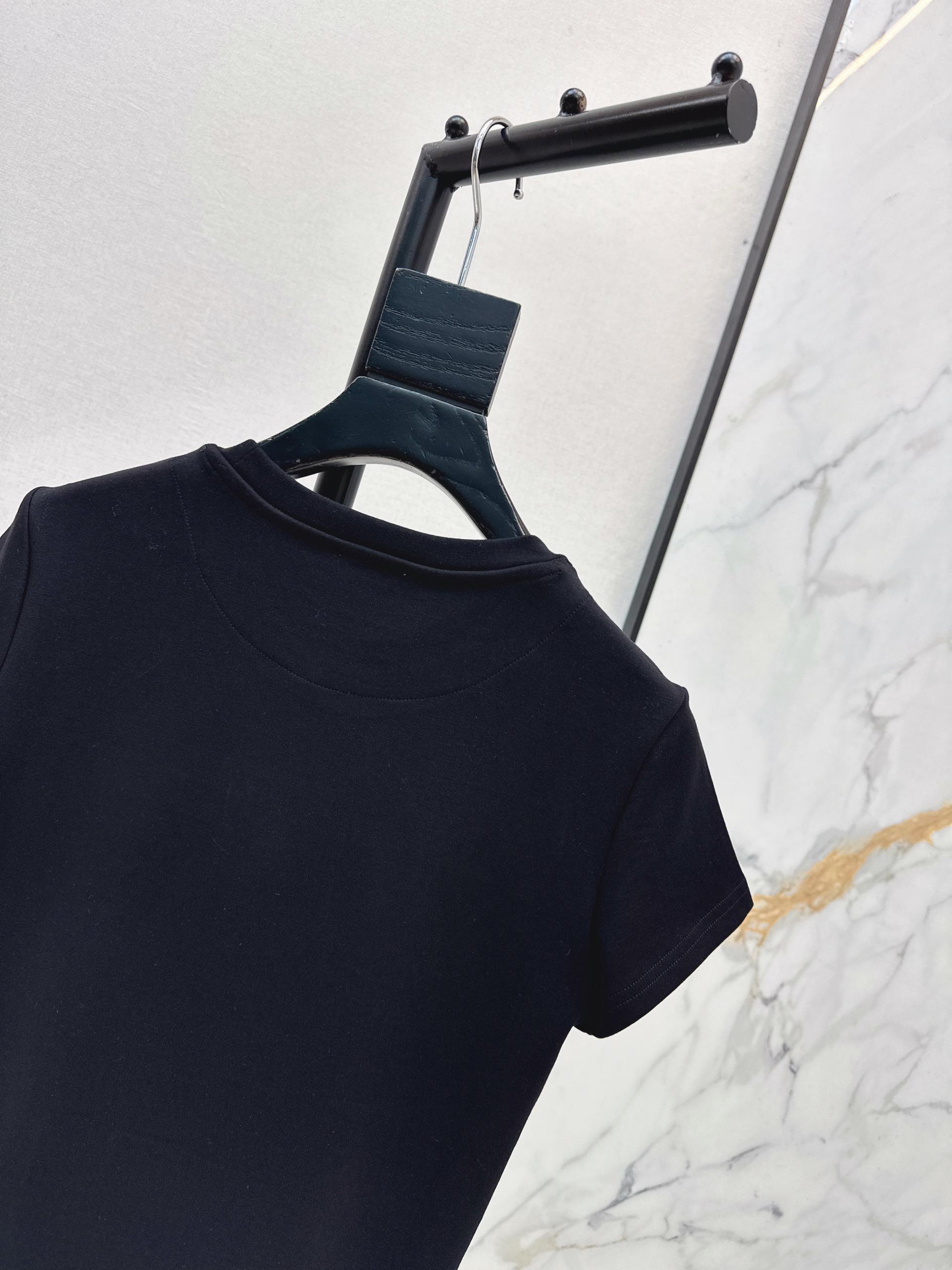 [Hermes] 에르메스 26SS 크롭 슬림핏 반팔 티셔츠 의류