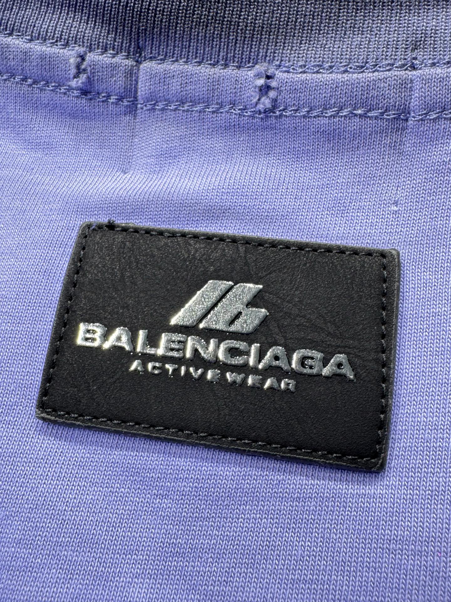 발렌시아가(BALENCIAGA) 로고 자수 워싱 반팔 티셔츠 상의 의류
