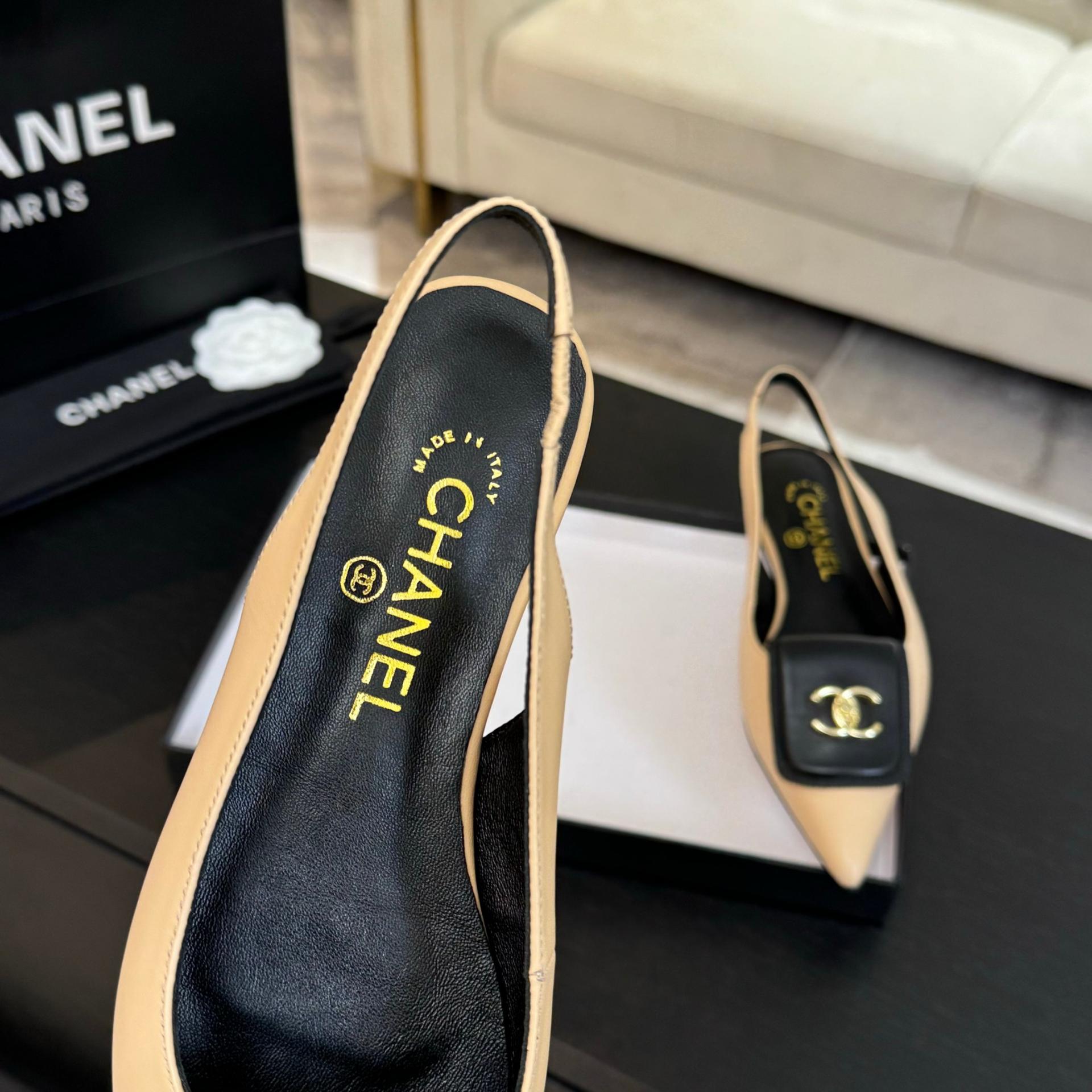 샤넬(CHANEL) 포인티드 슬링백 샌들 신발
