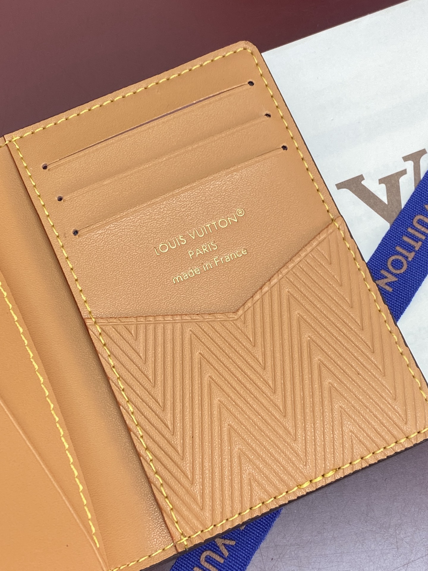 [Louis Vuitton] LV Packaging 루이비통 쇼퍼백 모티브 포켓 월렛 모노그램 (칩 내장형) 지갑 M2A495