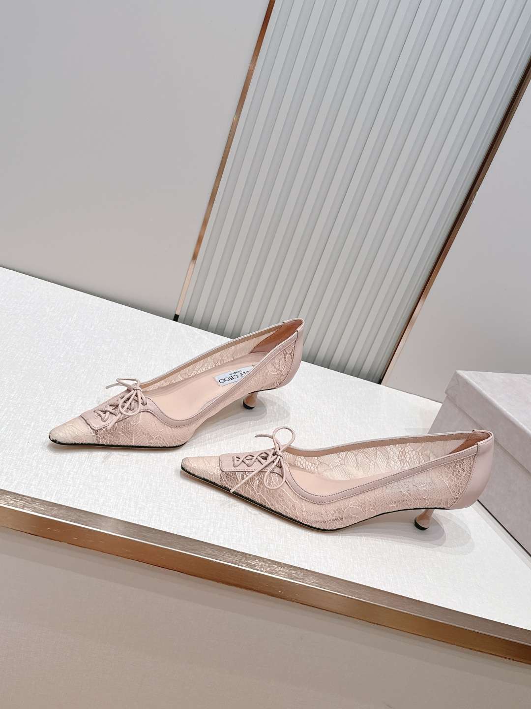 지미추(Jimmy Choo) 레이스업 레이스 포인티드토 펌프스 신발