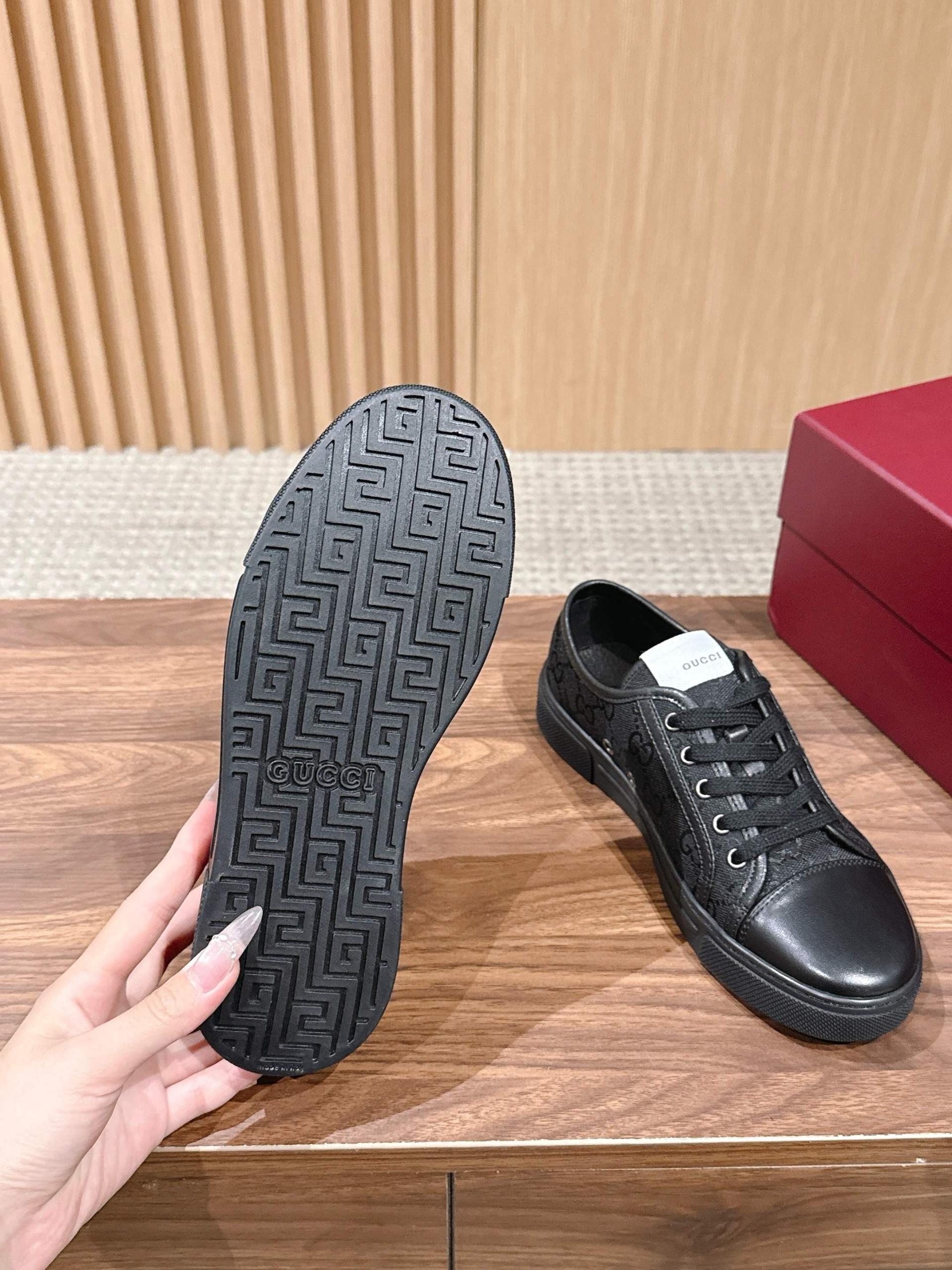 구찌(GUCCI) GG 엠보싱 로우탑 스케이트화 신발