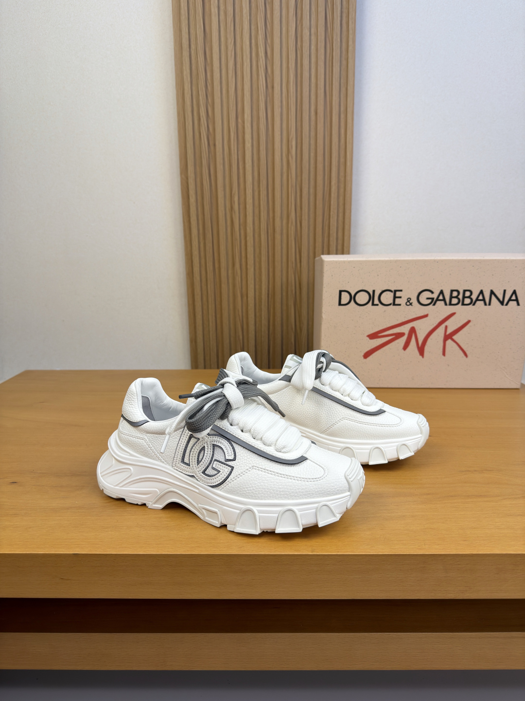 [Dolce & Gabbana] 돌체앤가바나 커플 리치 레더 스니커즈 신발