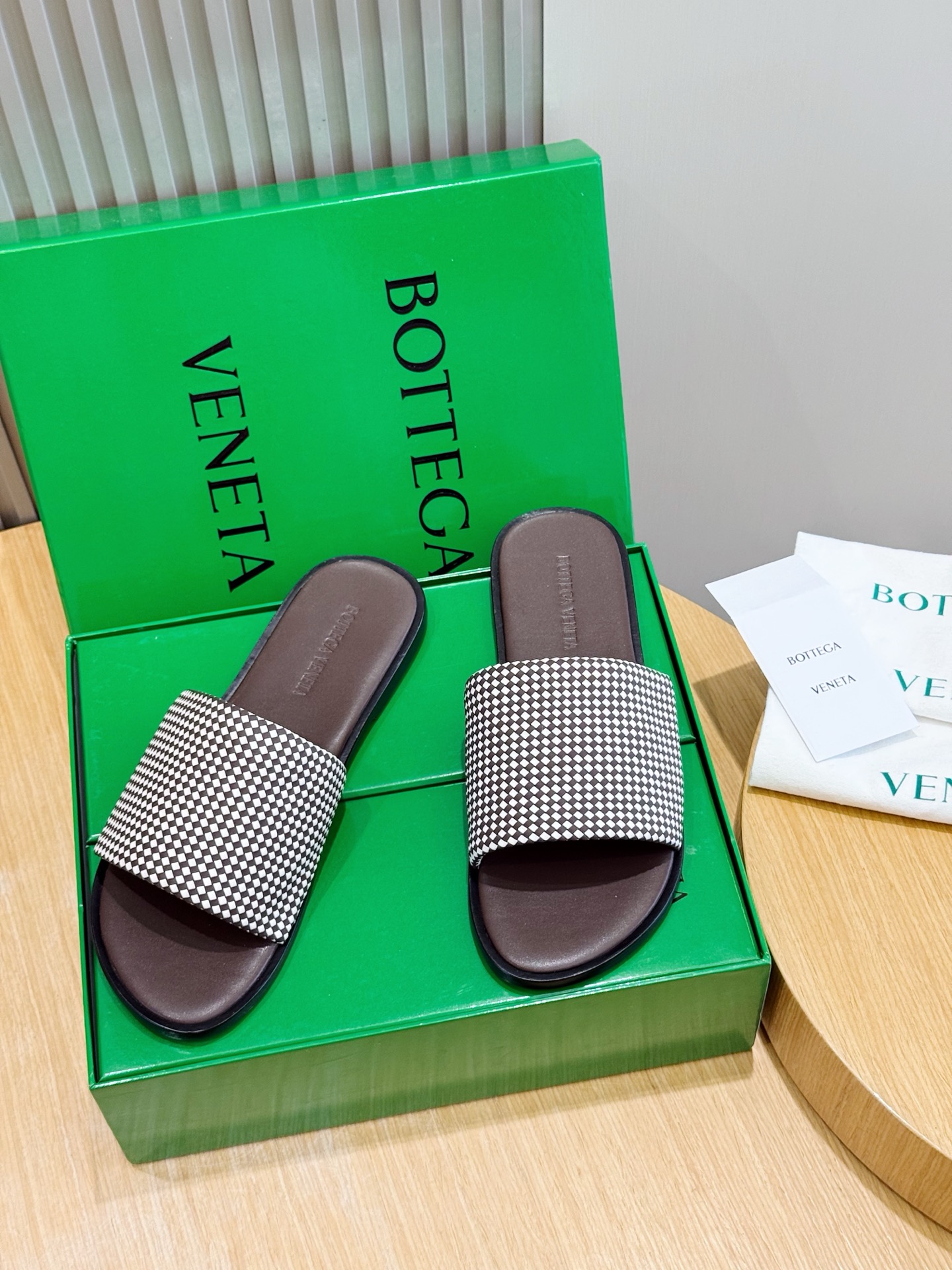 [Bottega Veneta] BV 보테가 베네타 맨즈 웨이브 레더 슬라이드 슬리퍼 신발