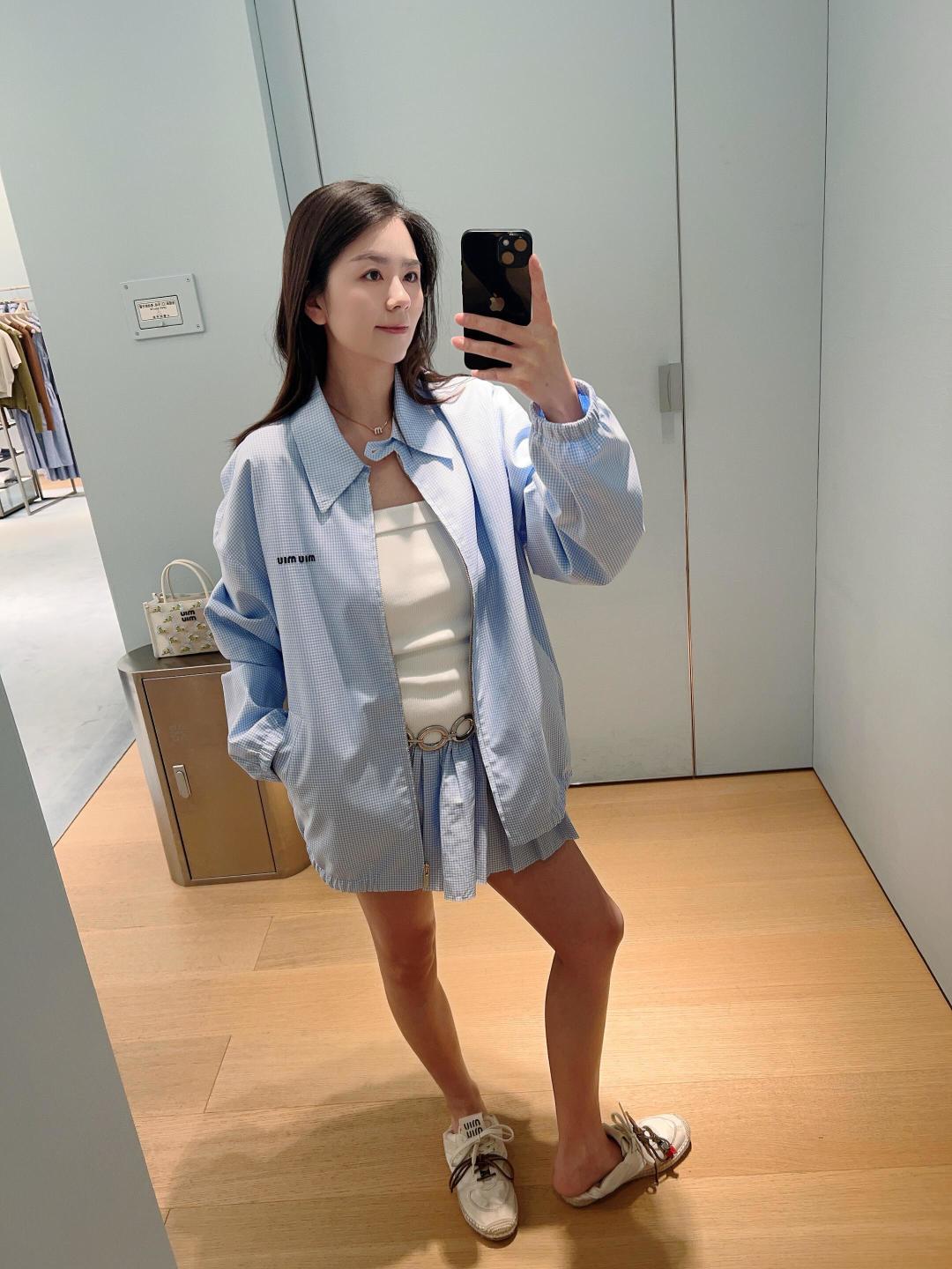 미우미우(MIU MIU) 로고 자수 체크 집업 자켓 재킷 의류