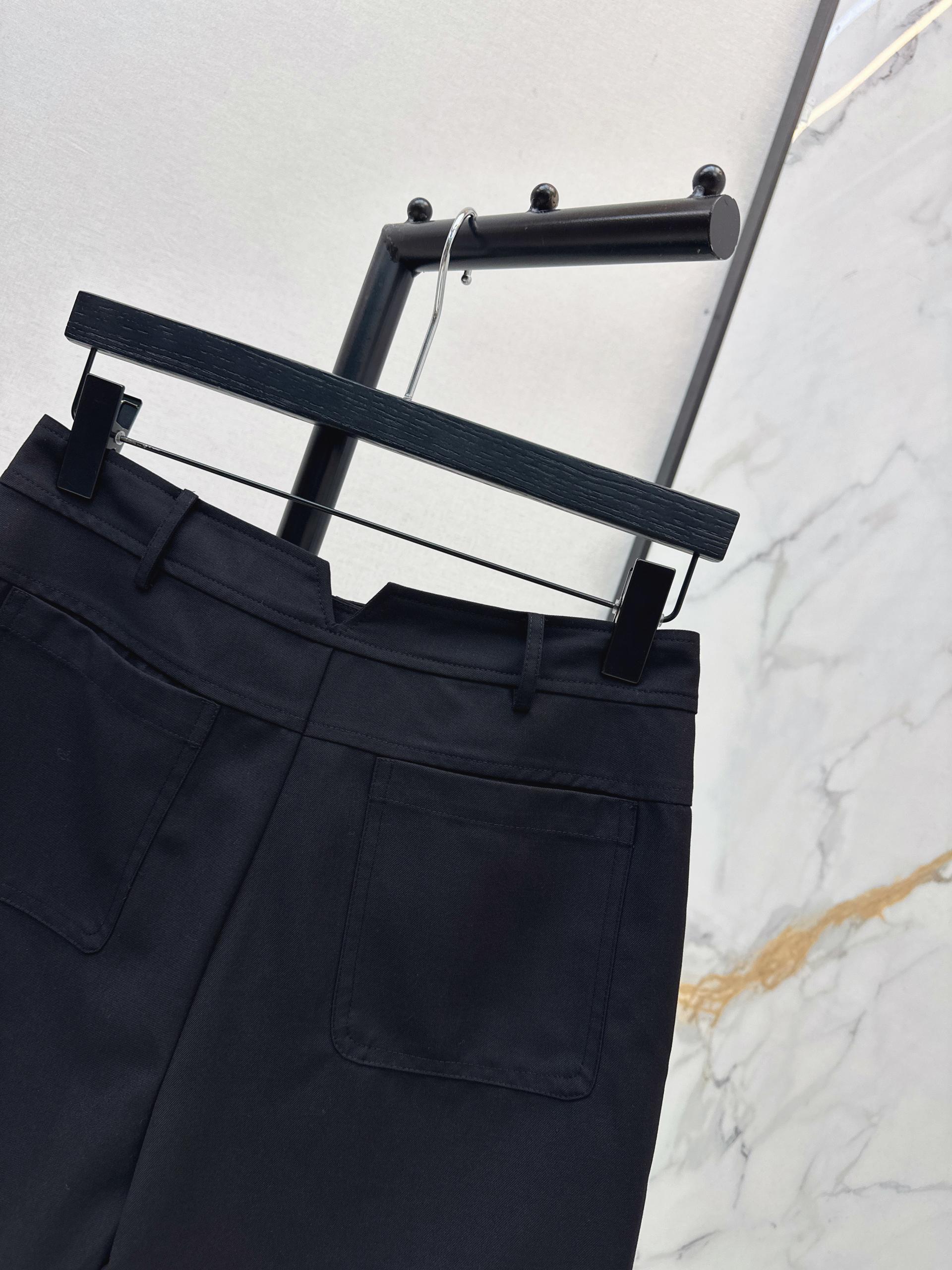 [Hermes] 에르메스 26SS 텍스처드 클래식 숏팬츠 반바지 의류