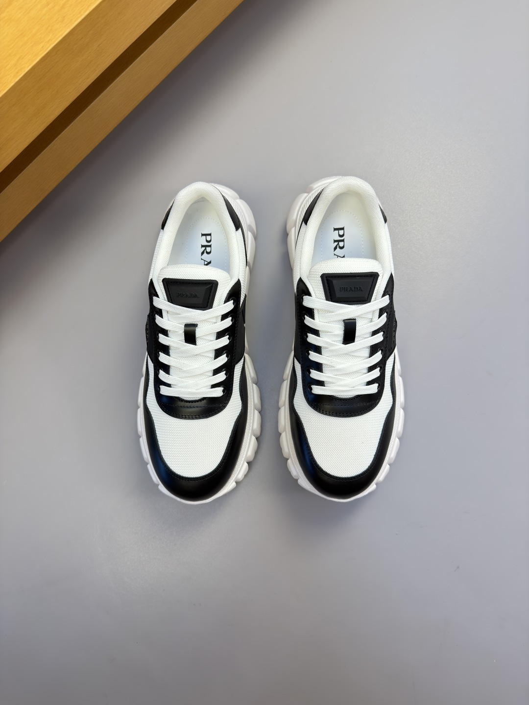 [Prada] 프라다 프리미엄 캐주얼 스니커즈 신발