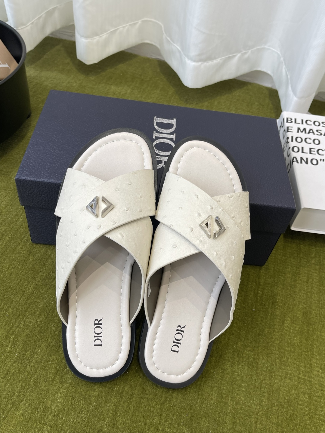 디올(Dior) 오블리크 크로스 슬리퍼 신발