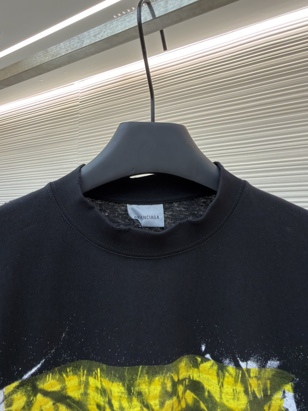 발렌시아가(BALENCIAGA) 레터링 테이프 프린트 티셔츠 상의 의류