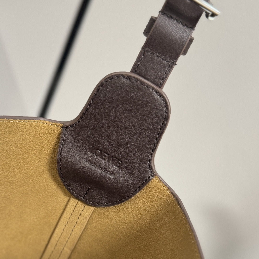 LOEWE 로에베 미디움 스무스 Bilbao 빌바오 트라페즈 버킷 백 가방