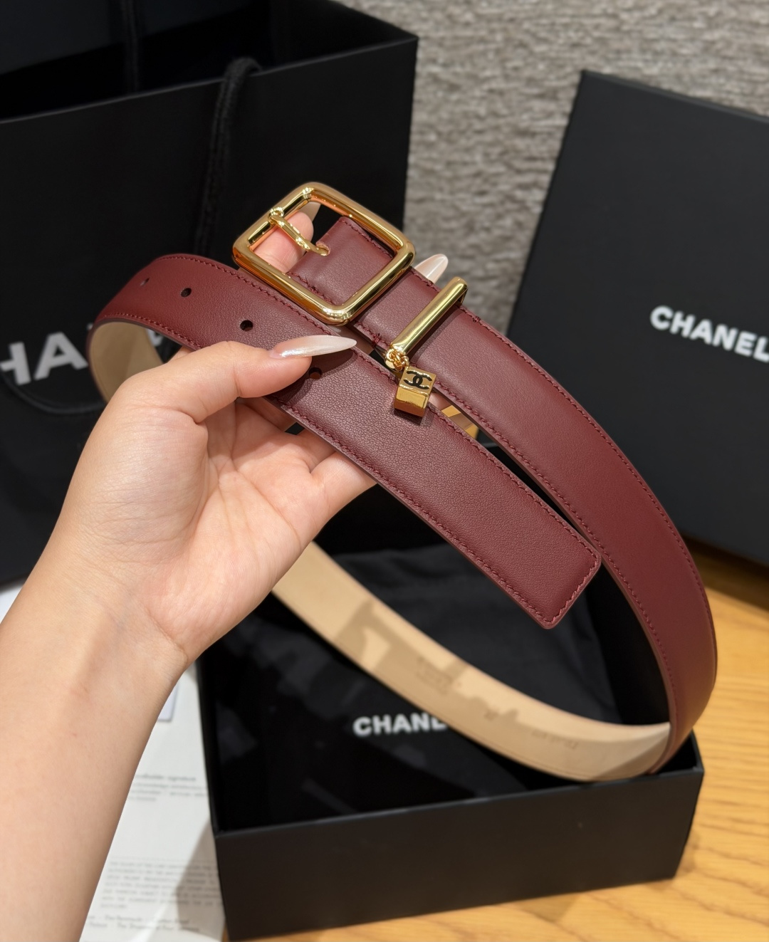 샤넬(CHANEL) 카프스킨 브라스 핀 골드 버클 벨트