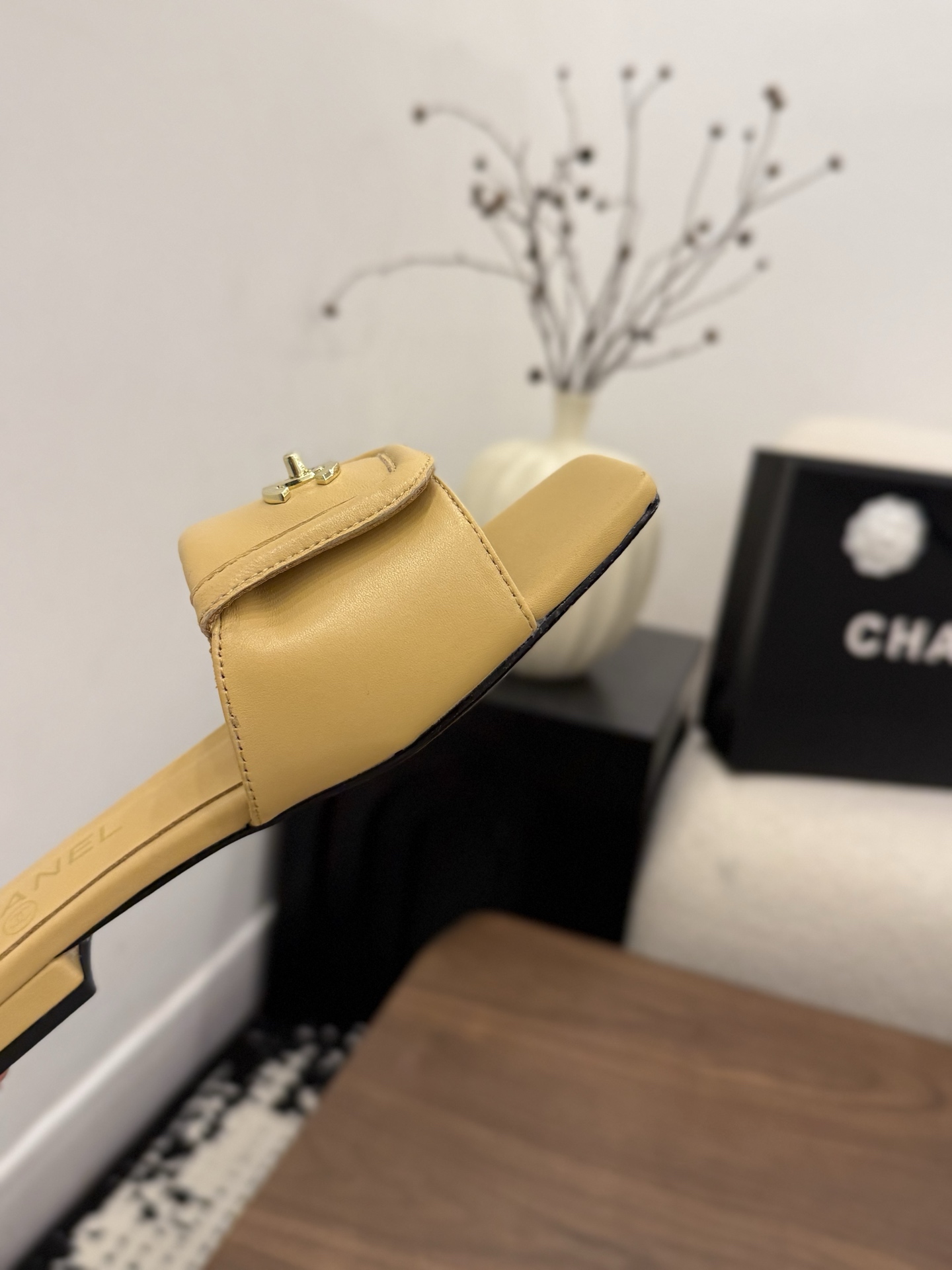 샤넬(CHANEL) 버클 스퀘어토 플랫 슬리퍼 신발