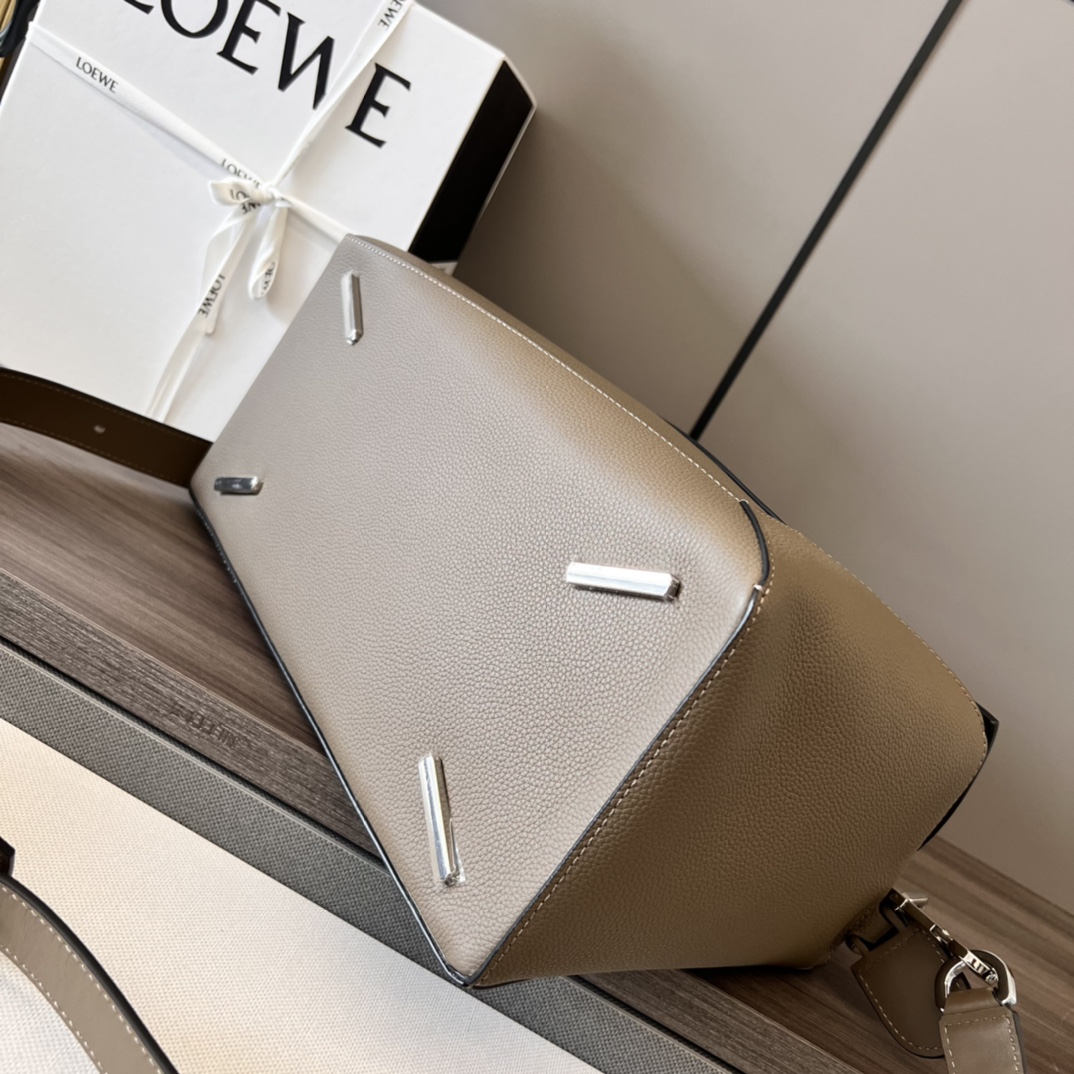 Loewe Puzzle Edge 로에베 퍼즐 라지 백 가방