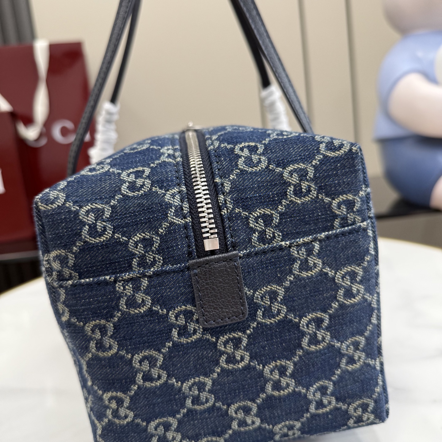 [Gucci] 구찌 (Generation) 워시드 GG 데님 보스턴백 가방