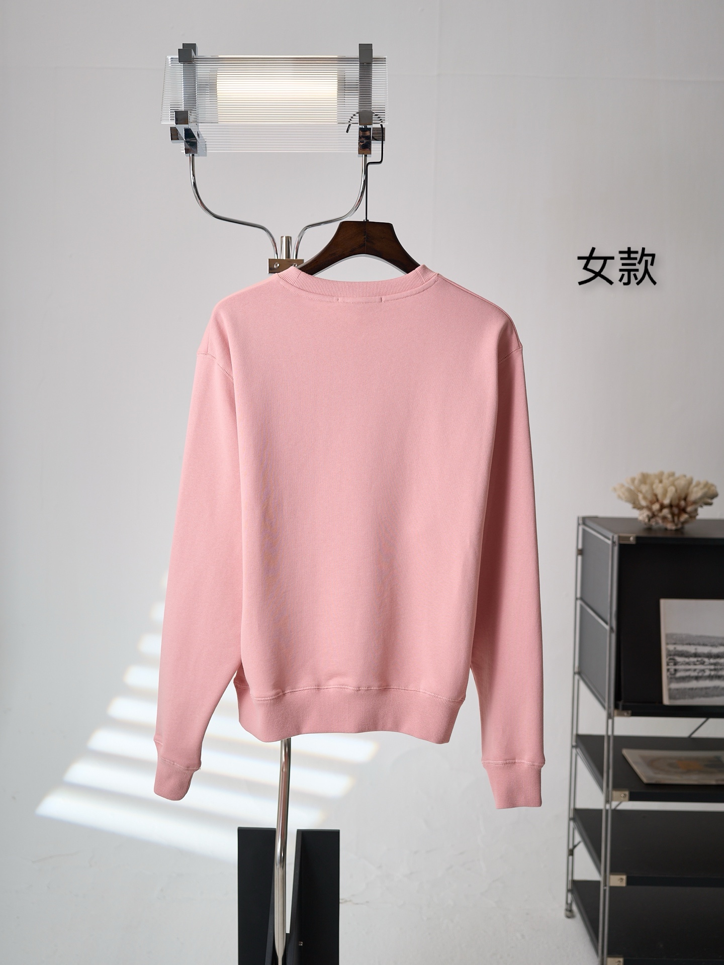 아크네(Acne studios) 로고 자수 맨투맨 상의 의류