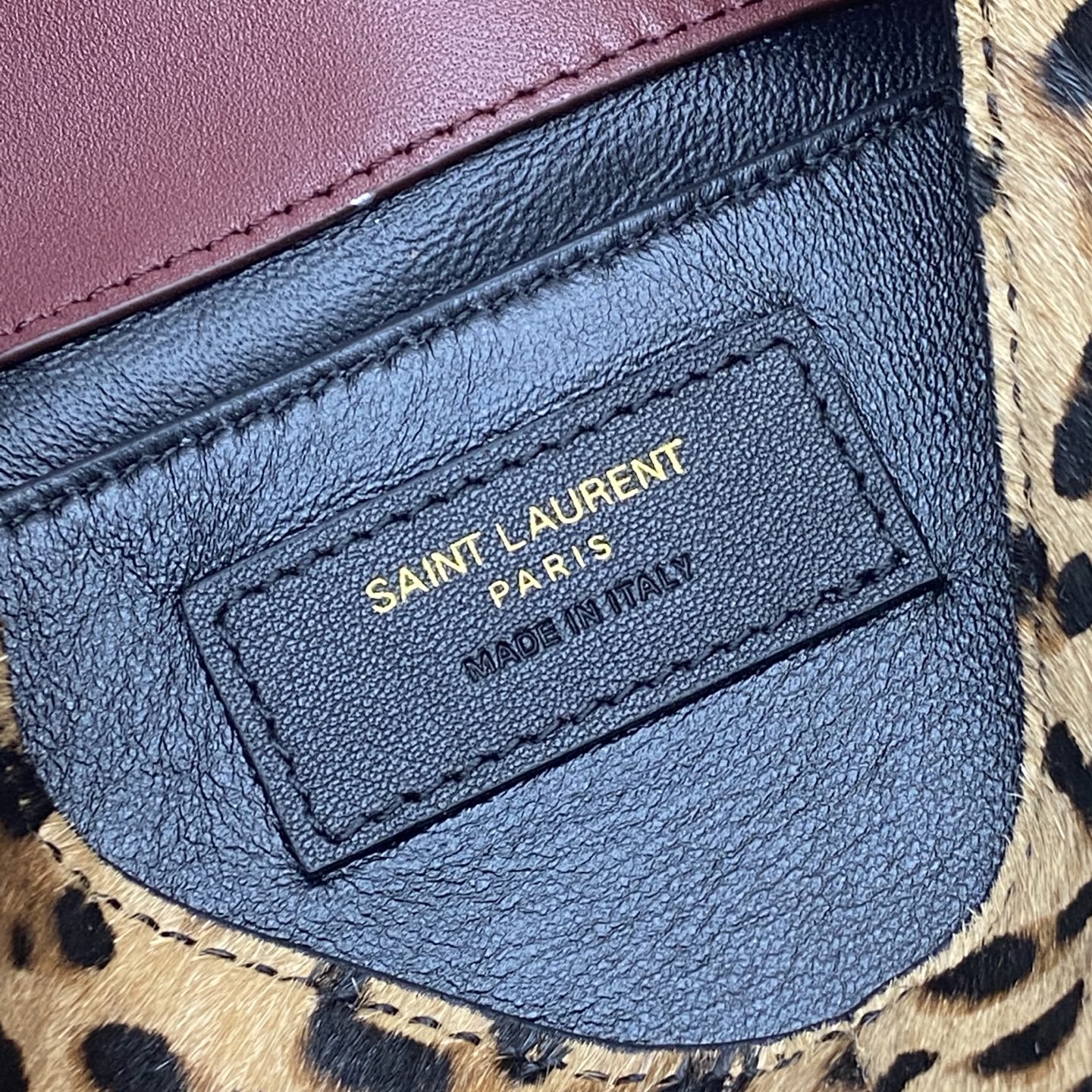 YSL 생로랑 카산드라(Cassandre) 대형 레오파드 엔벨로프 클러치 백 가방