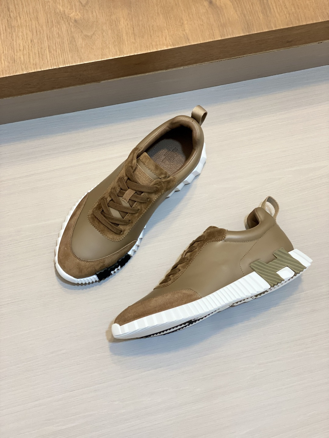 [Hermes] 에르메스 바운싱(Bouncing) 프리미엄 카프스킨 & 고트스킨 스니커즈 신발