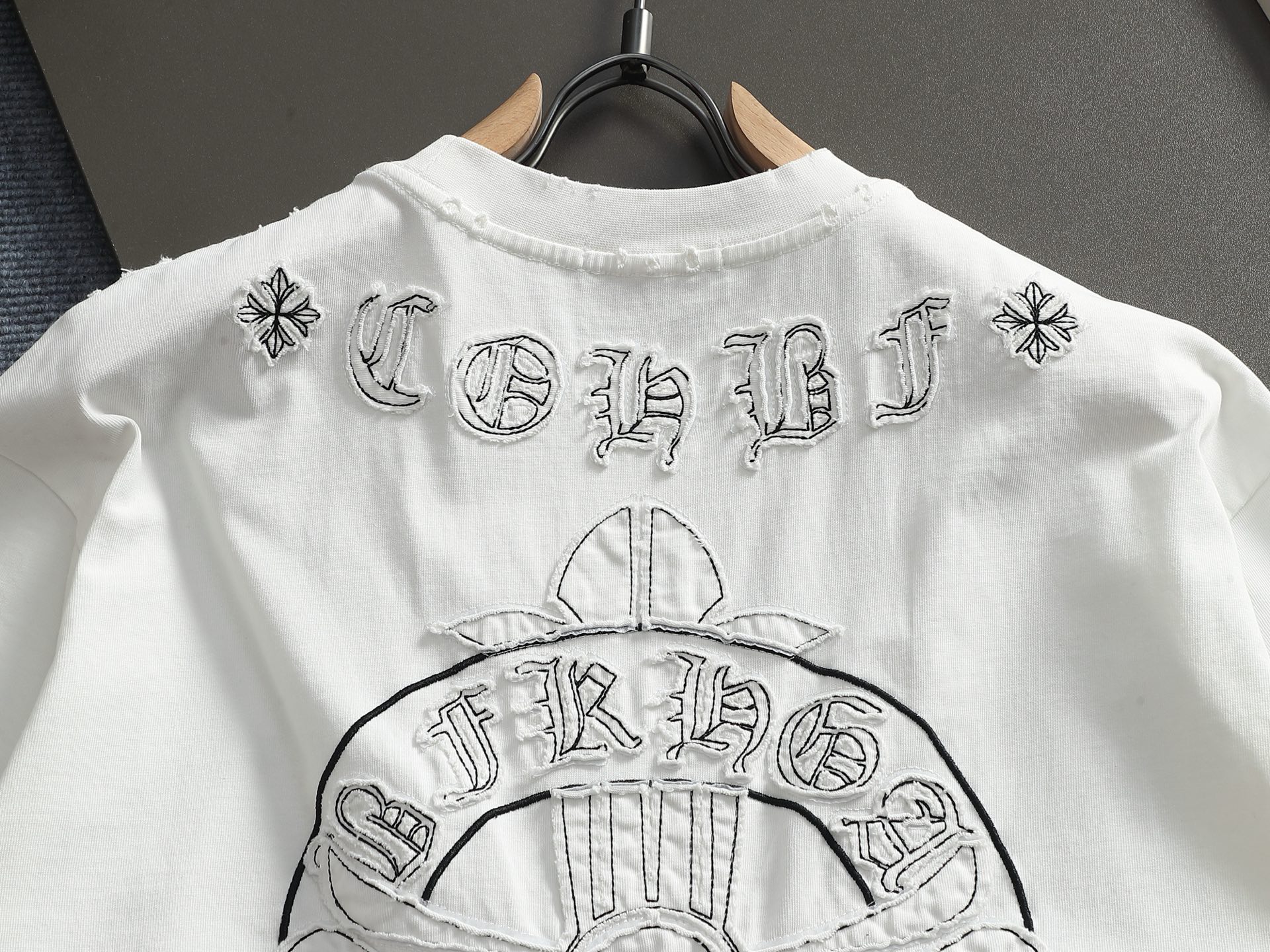 크롬하츠(CHROME HEARTS) 자수 워싱 반팔 티셔츠 상의 의류