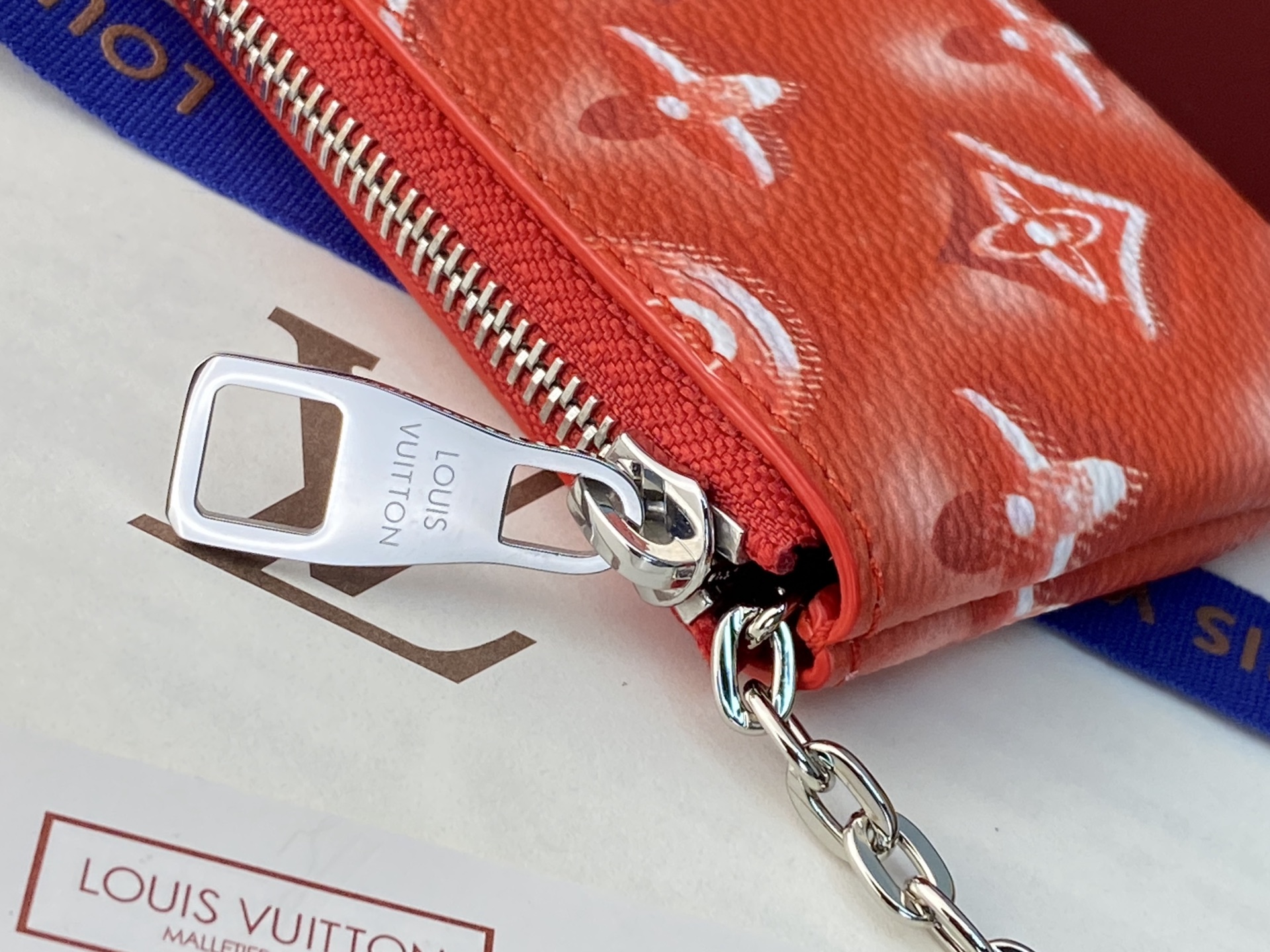 [Louis Vuitton] LV 루이비통 모노그램 자카드 로미 키 파우치 (코튼 레드) 지갑