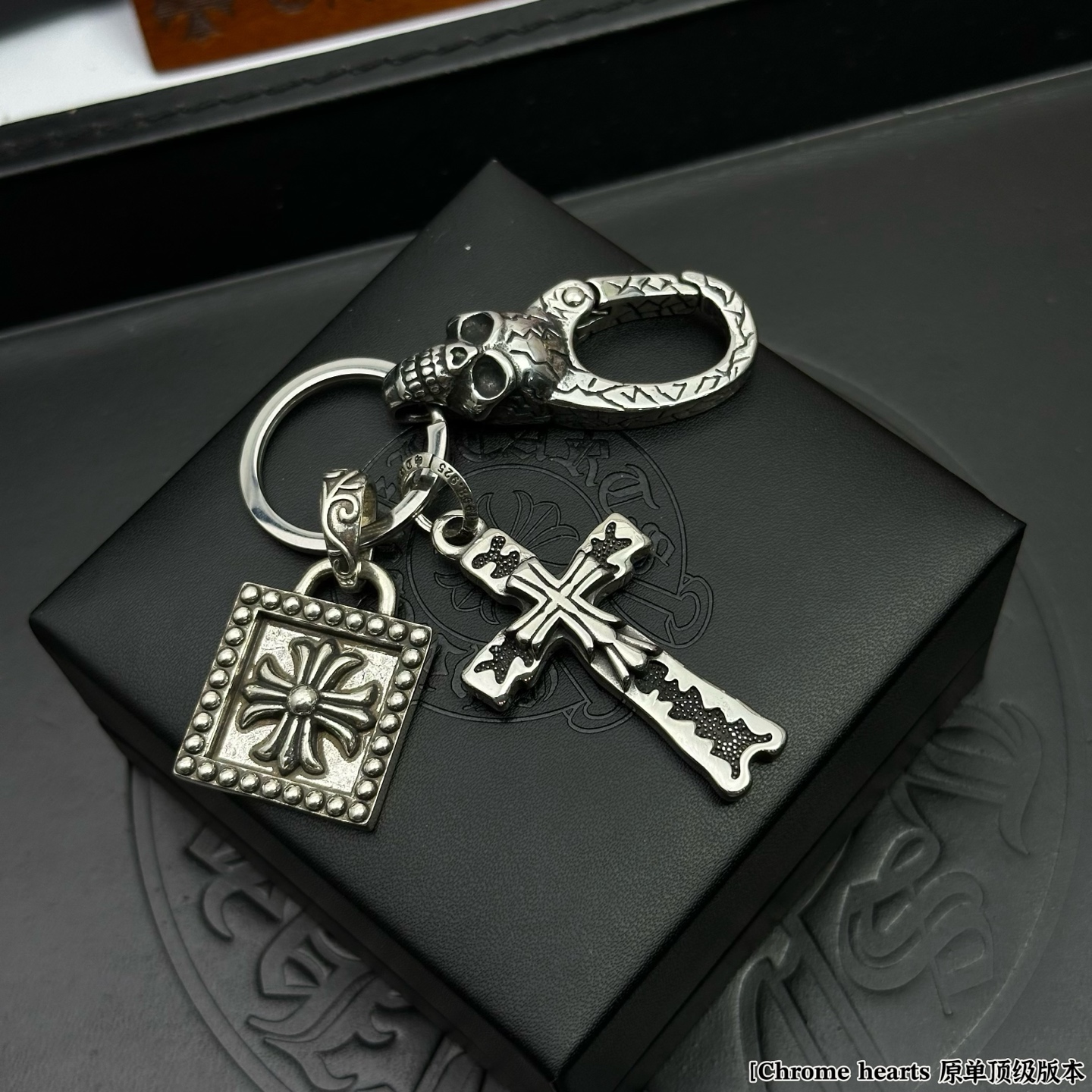 크롬하츠(CHROME HEARTS) 실버 키링 백참 악세사리