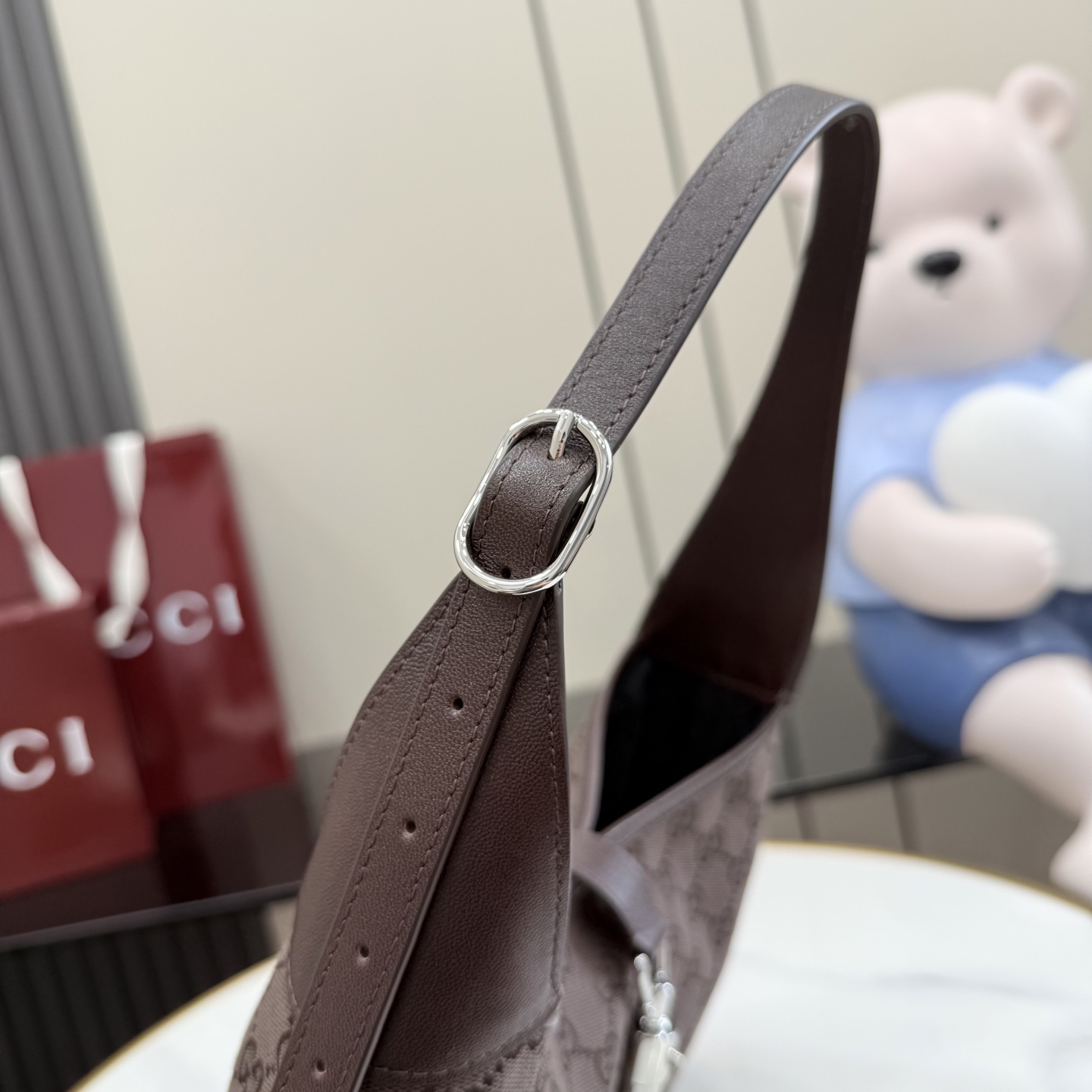 [Gucci] 구찌 26SS Jackie 재키 1961 GG 캔버스 숄더백 (다크 브라운) 가방