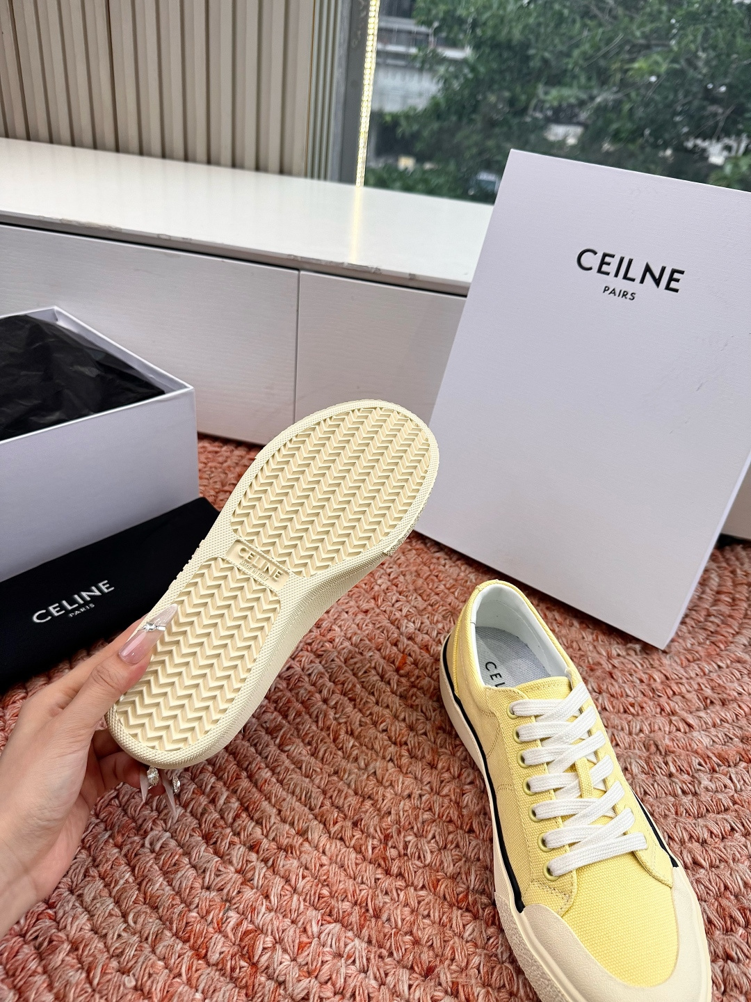 셀린느(CELINE) 트리오페 로고 플랫폼 캔버스 스니커즈 신발