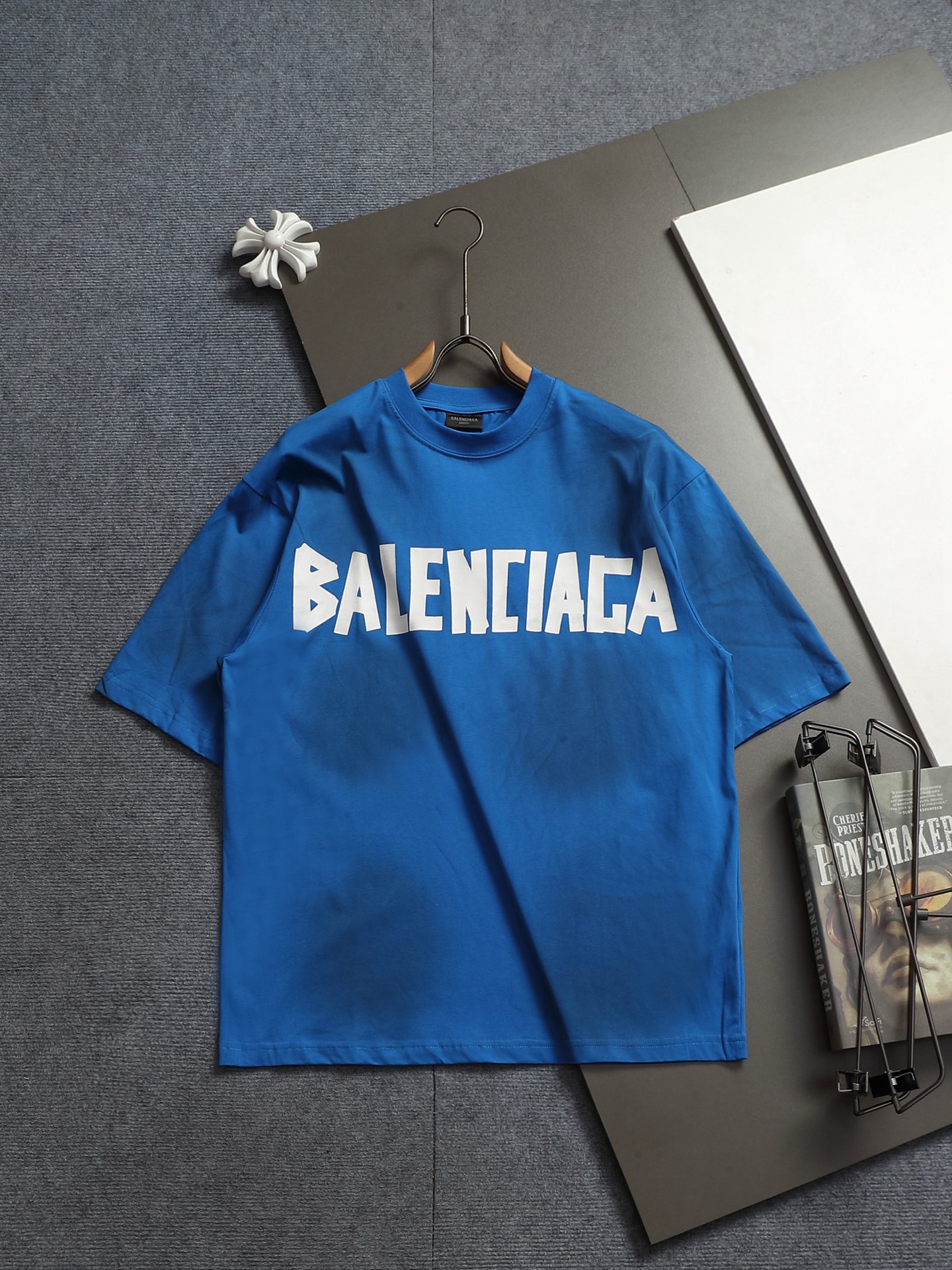 발렌시아가(BALENCIAGA) 테이프 프린팅 워싱 반팔 티셔츠 상의 의류