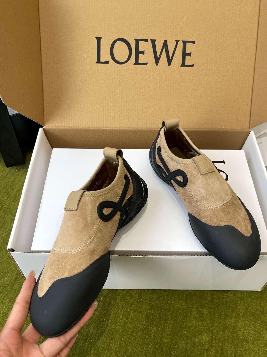 로에베(LOEWE) 스웨이드 러버토 클라이밍 스니커즈 신발