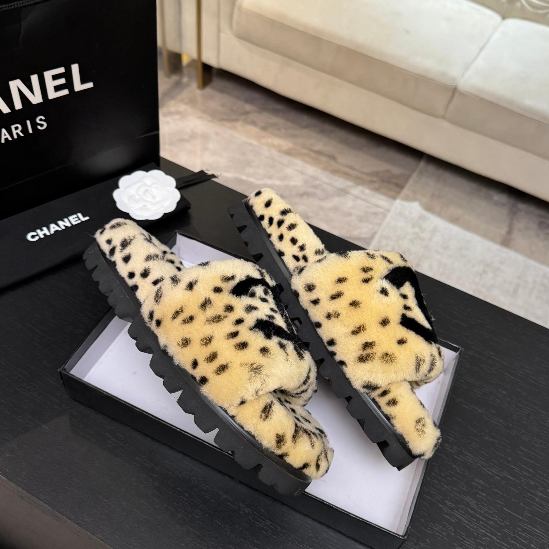 샤넬(CHANEL) 시어링 퍼 슬리퍼 신발