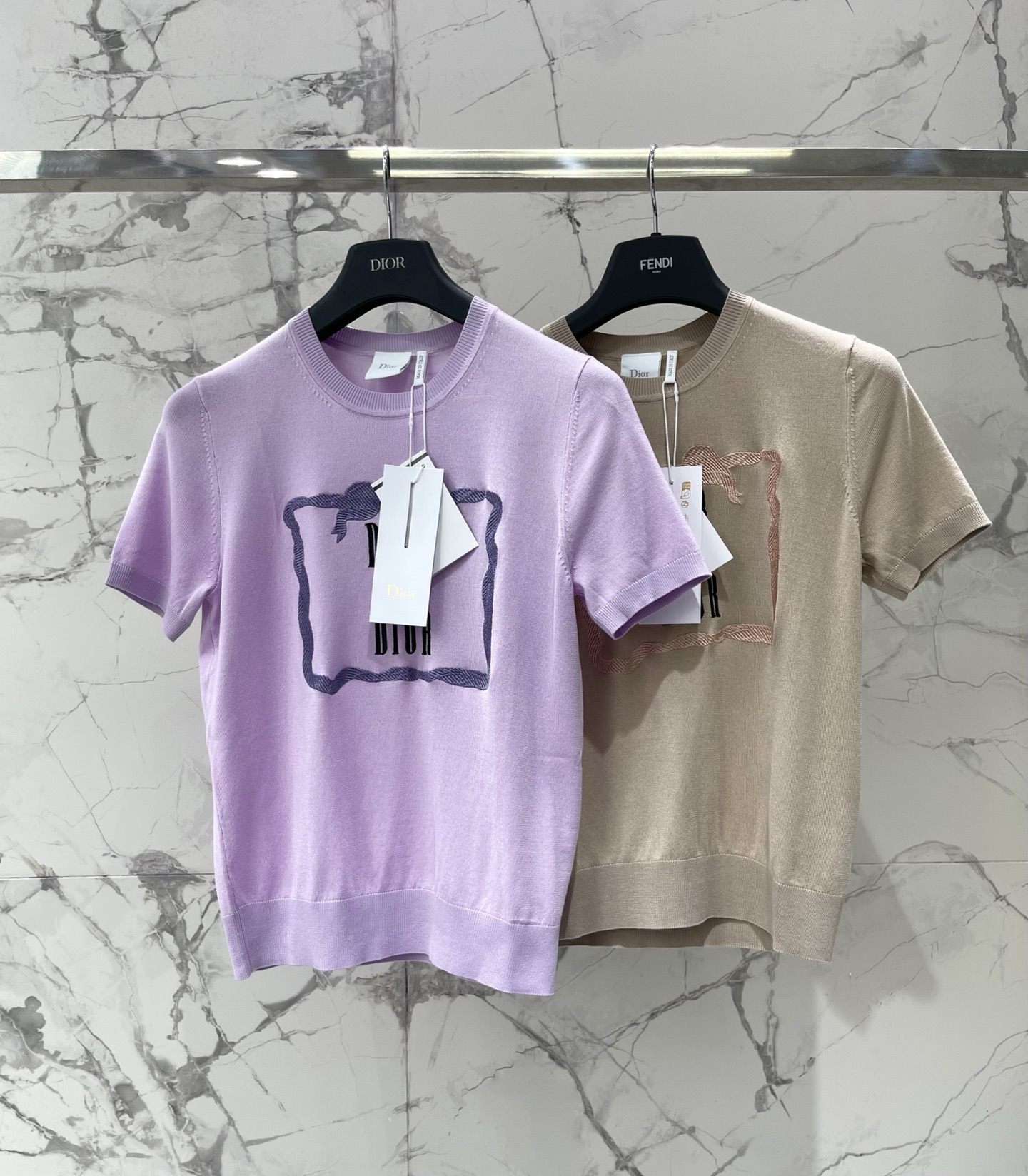 [Dior] 디올 26SS 입체 자수 로고 니트 반팔 티셔츠 의류
