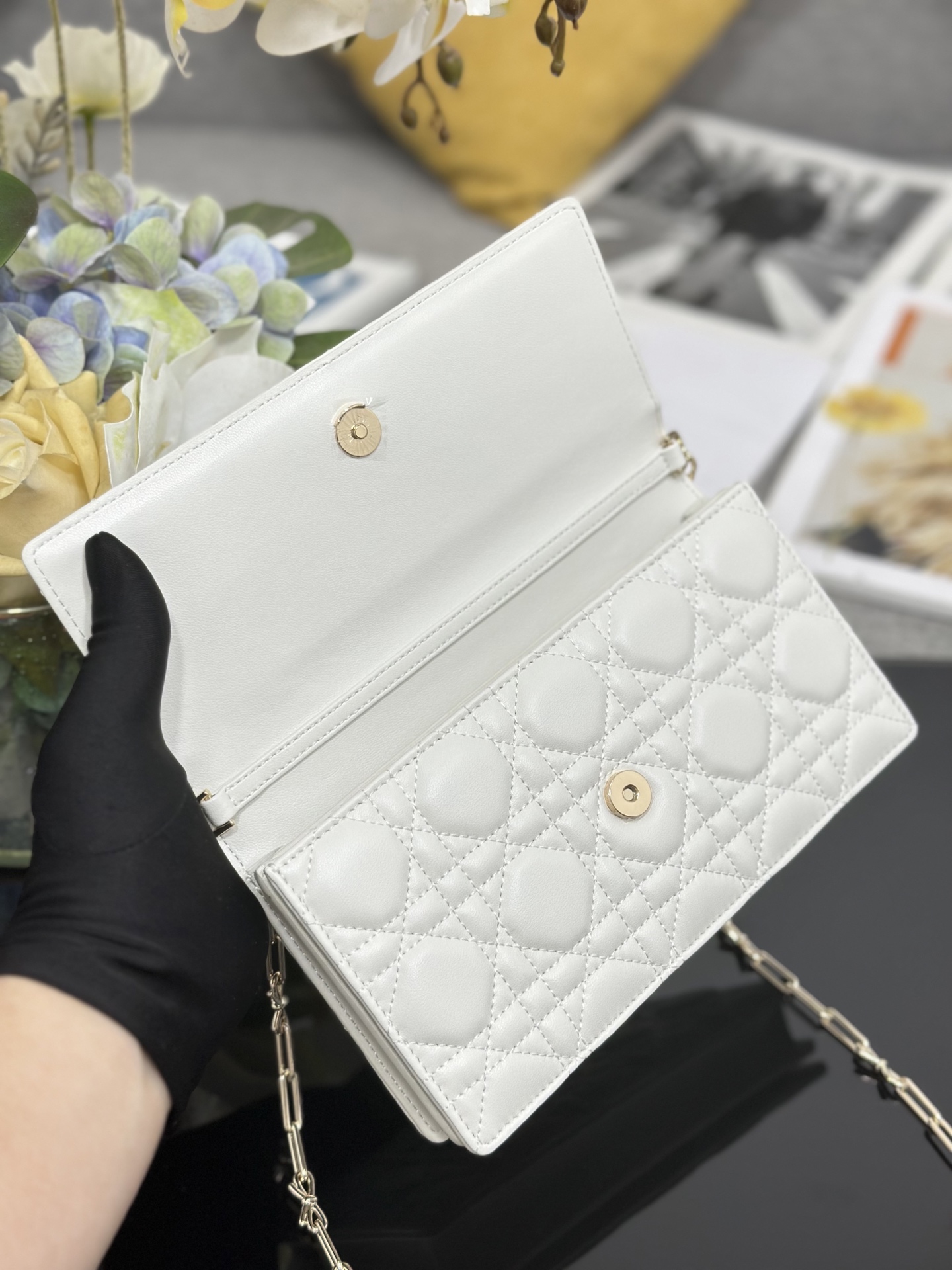 [Dior] 디올 미스 디올(Miss Dior) 보우 램스킨 탑핸들 체인 파우치 (WOC) 가방