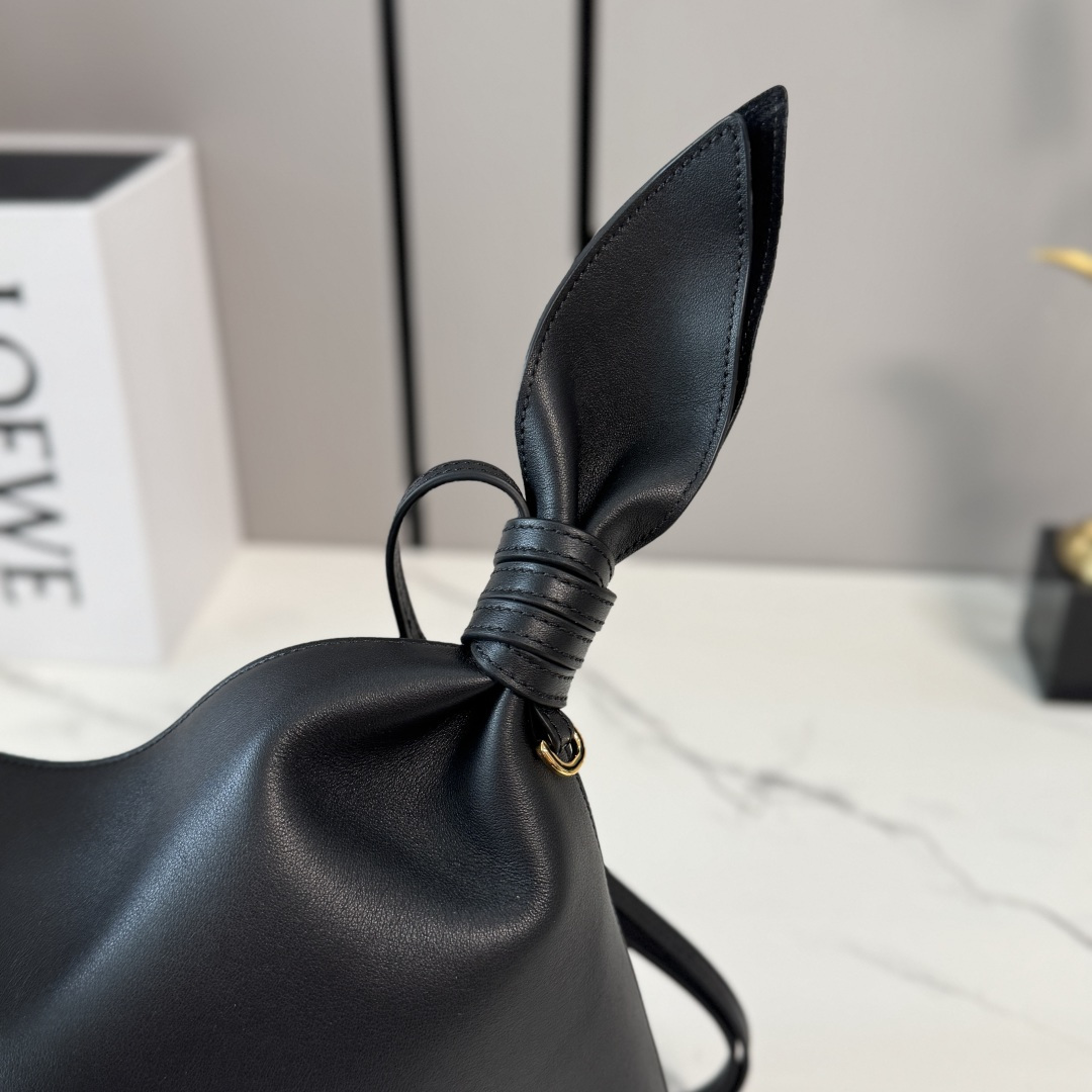 [LOEWE] 로에베 미디엄 스무스 카프스킨 스카프 백 가방 / BA603