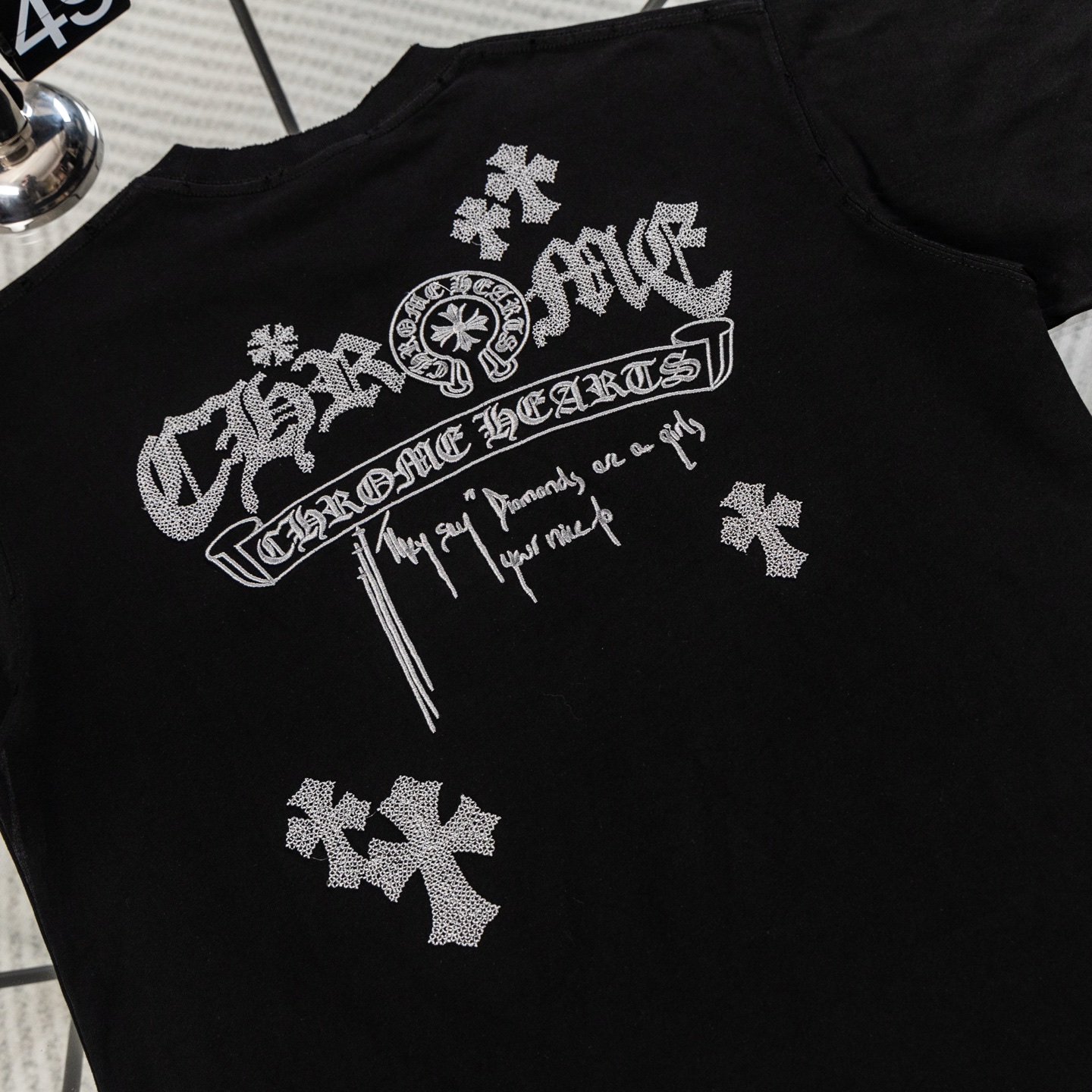 크롬하츠(CHROME HEARTS) 고딕 자수 반팔 티셔츠 의류