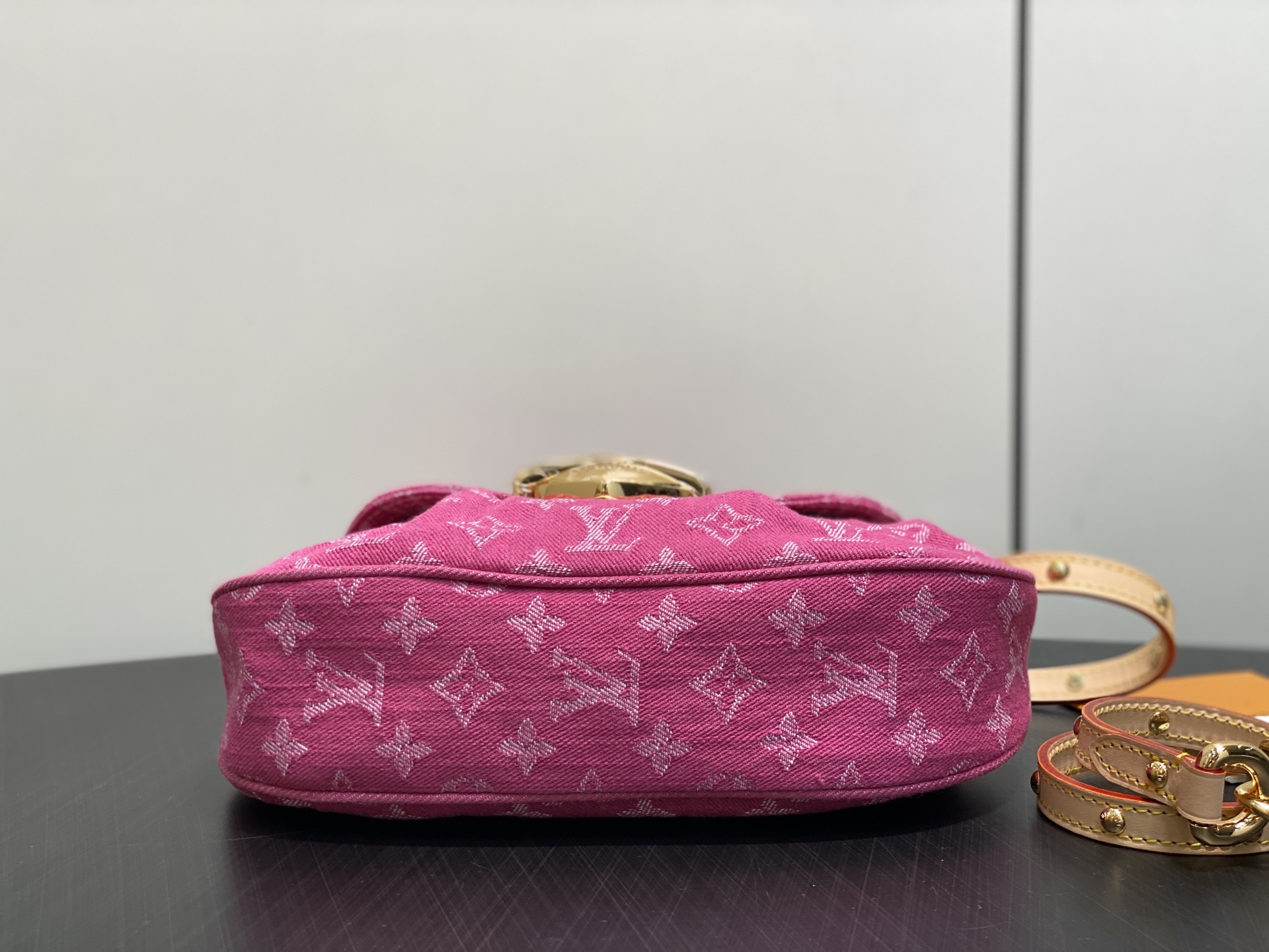 [Louis Vuitton] LV 루이비통 모노그램 데님 선셋 백 (로즈 핑크) 가방