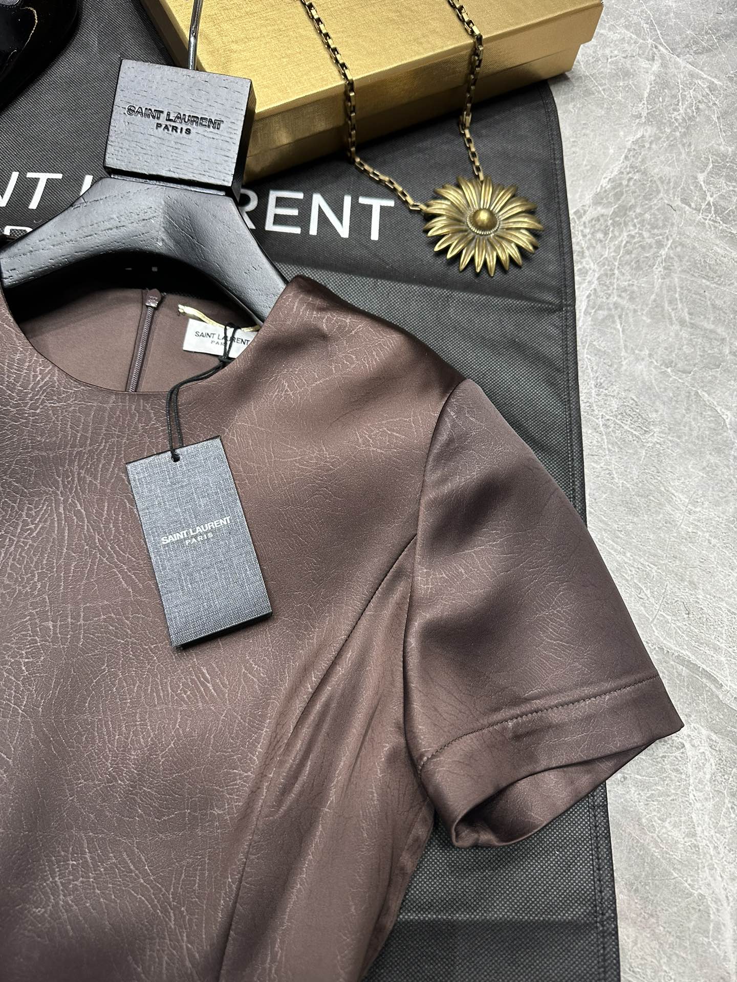 [Saint Laurent] YSL 생로랑 텍스처드 레더 이펙트 A라인 미니 원피스 의류