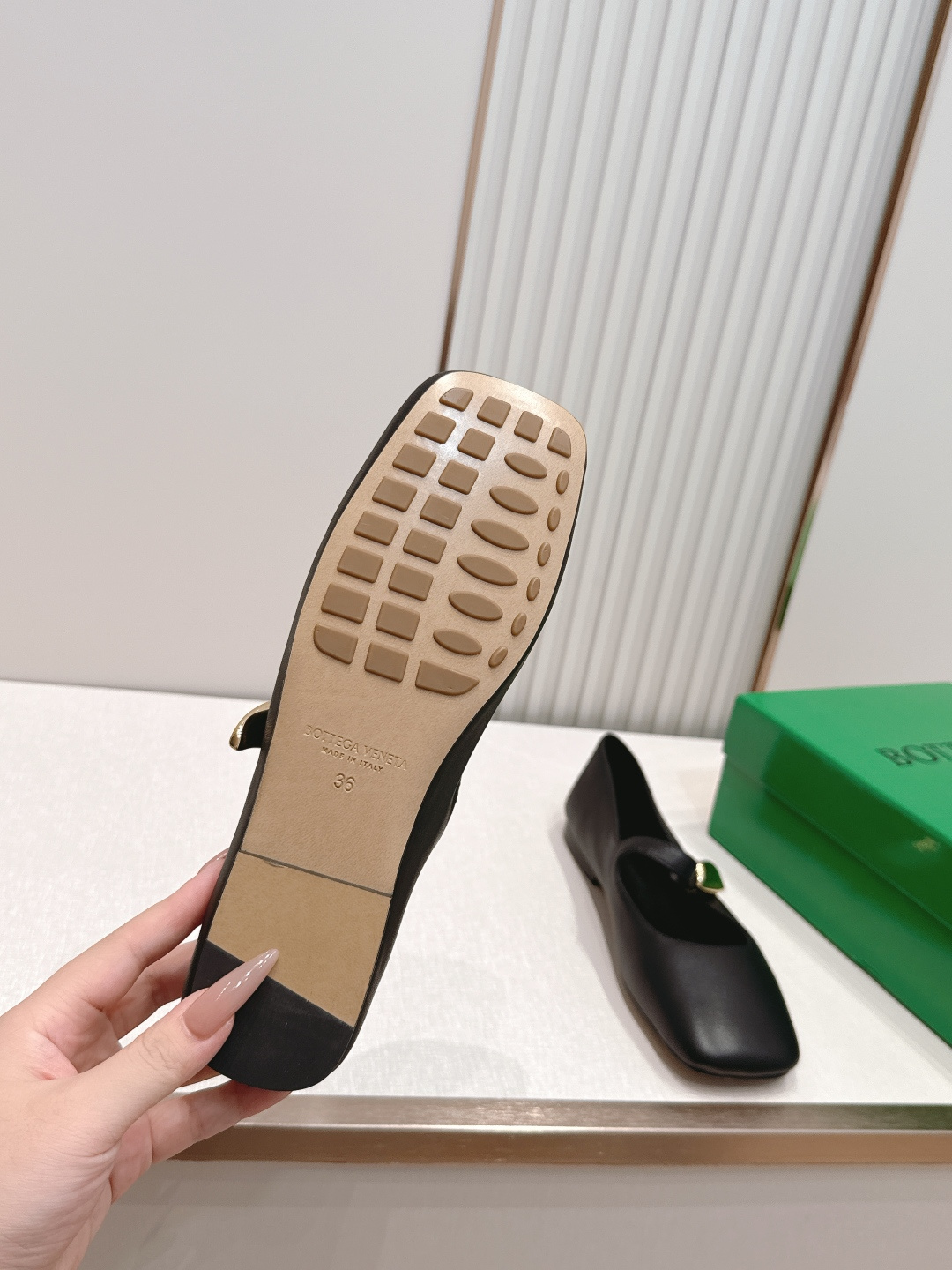 보테가 베네타(BOTTEGA VENETA) 샬롯 메리제인 플랫 발레 슈즈 신발