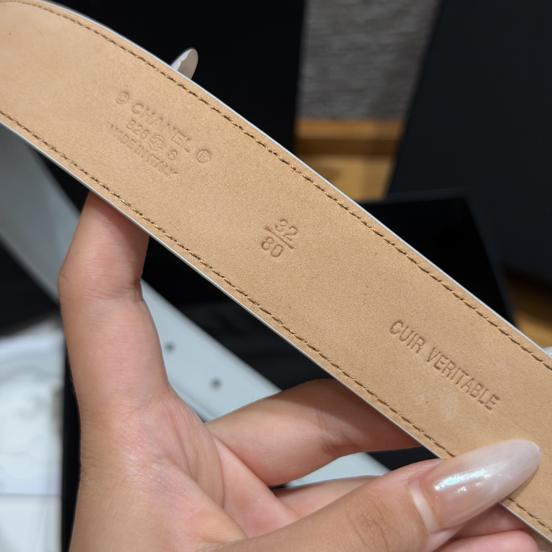 샤넬(CHANEL) 카프스킨 브라스 핀 골드 버클 벨트