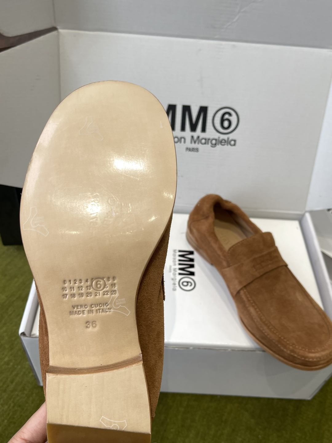 메종 마르지엘라(Maison Margiela) 애플 토 로고 2WAY 로퍼