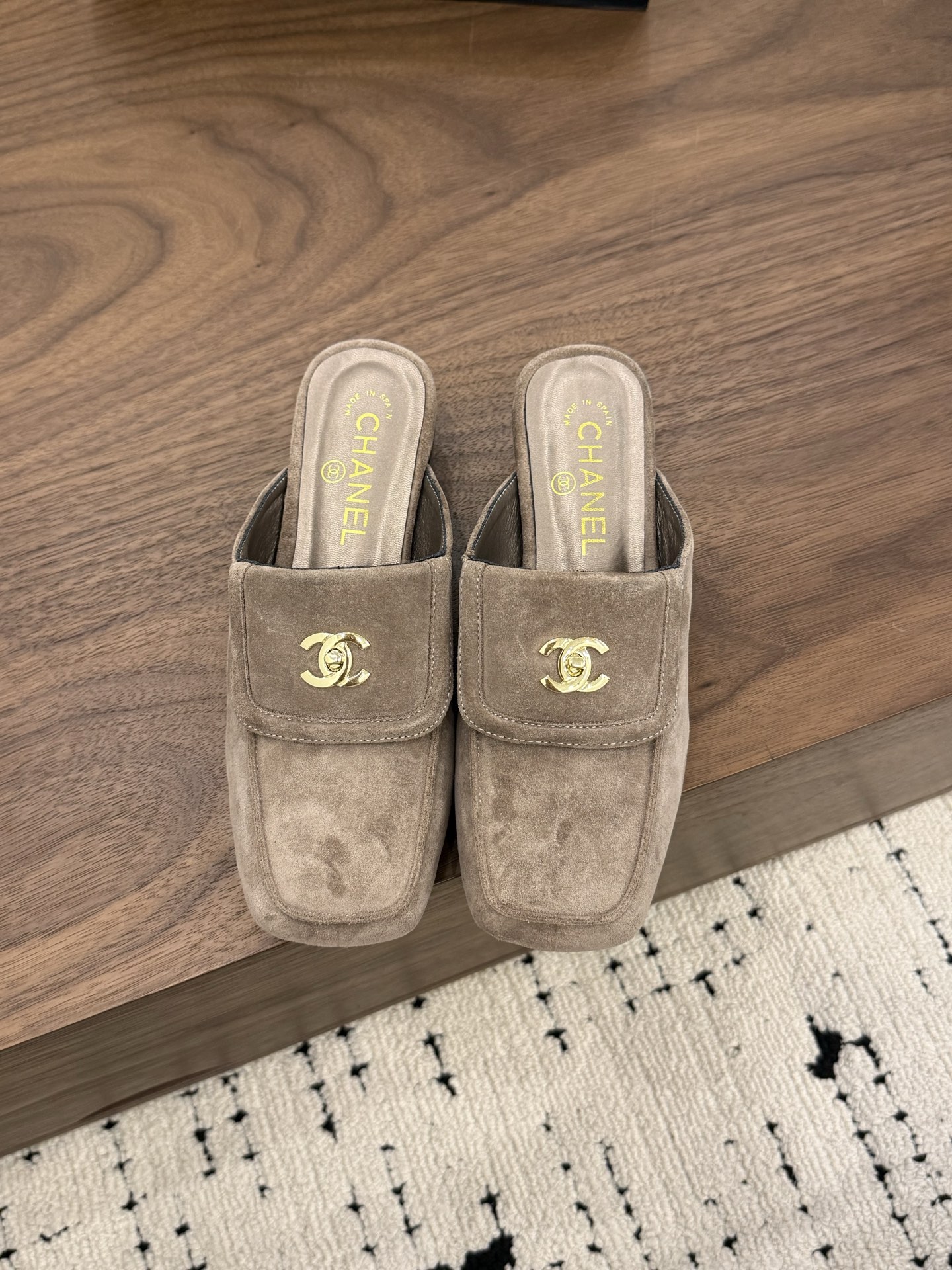 샤넬(CHANEL) 스퀘어토 미들굽 슬리퍼 신발