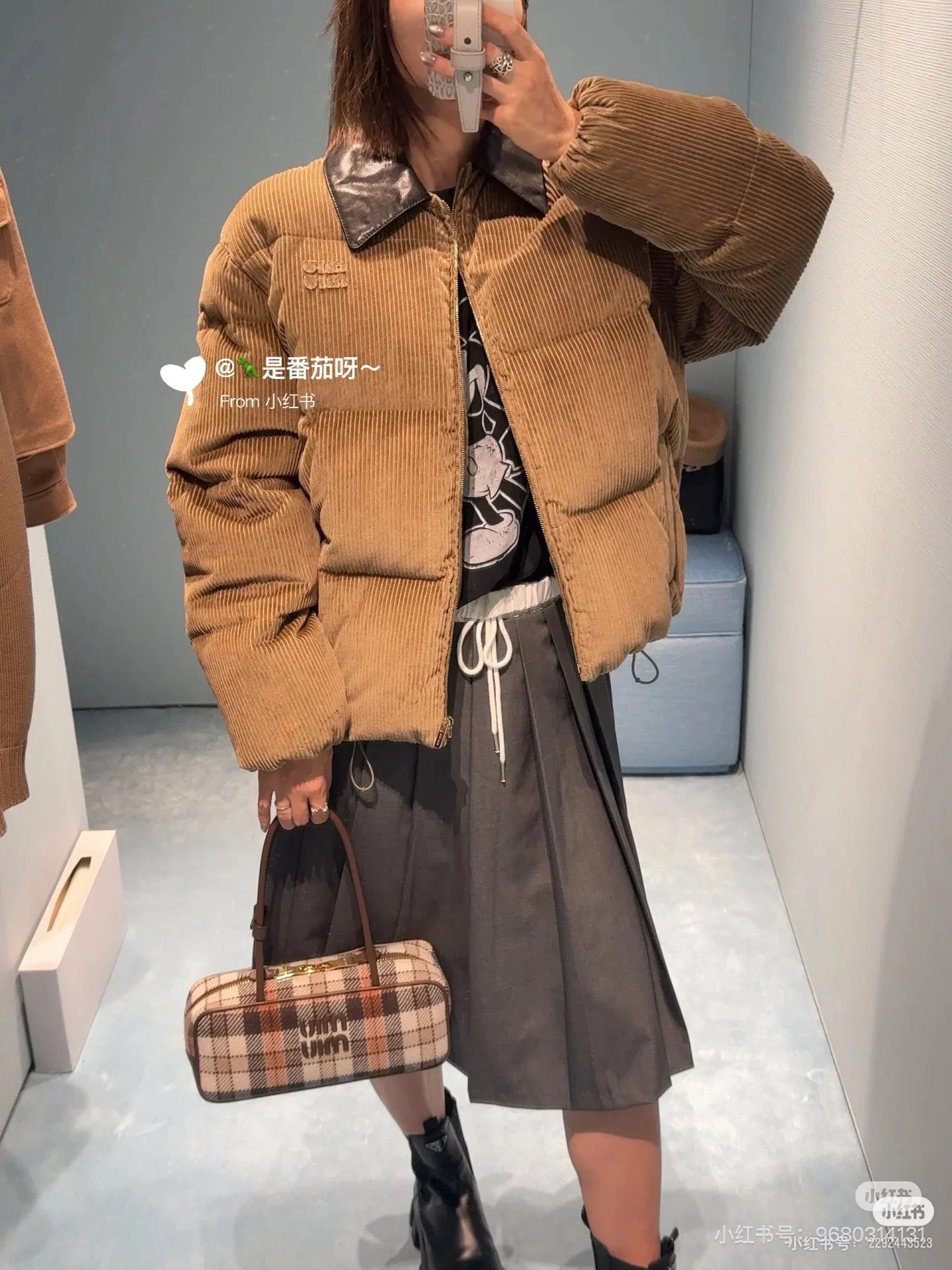 미우미우(MIU MIU) 코듀로이 레더 칼라 다운 패딩 재킷 상의 의류